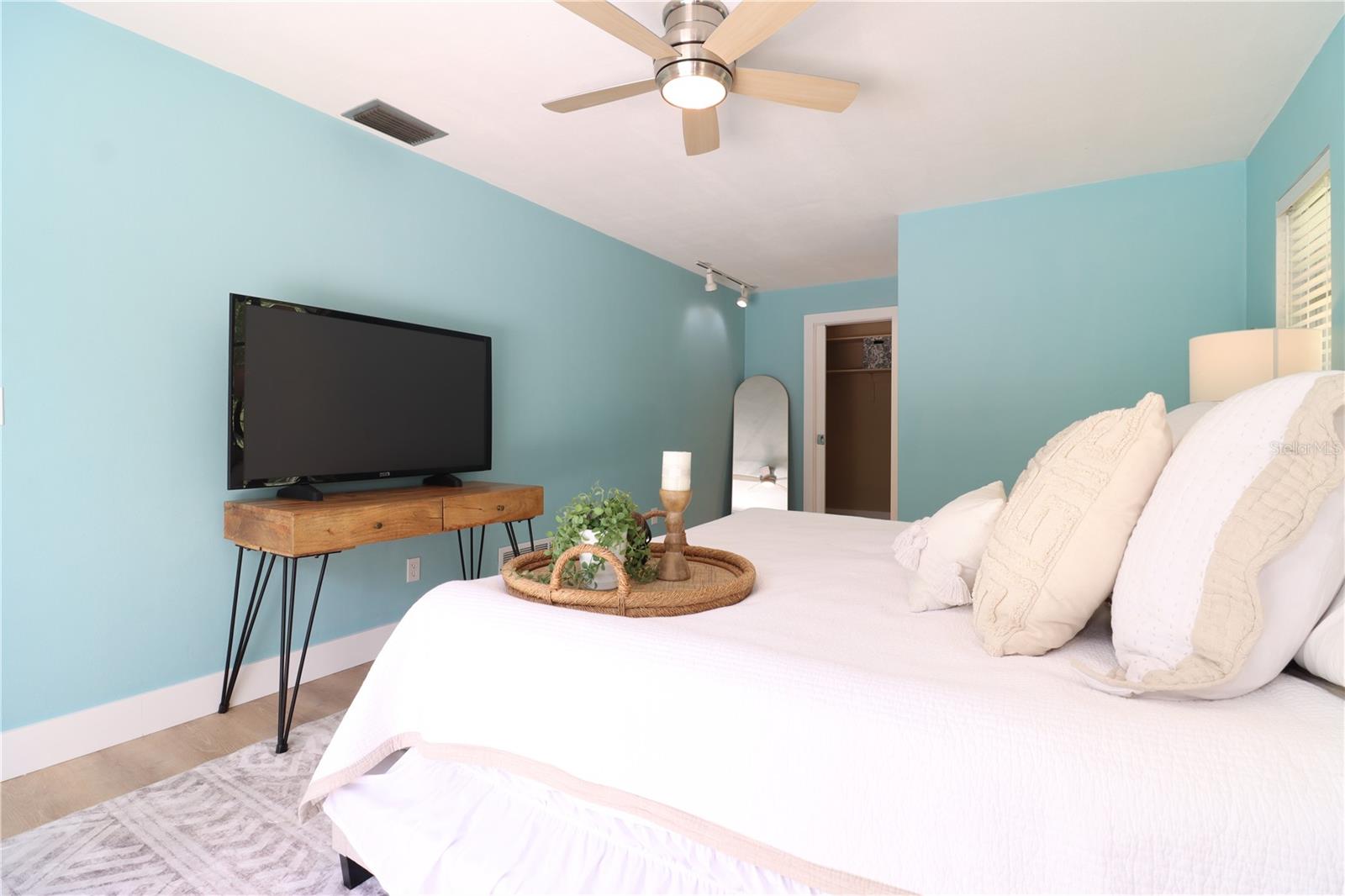 1665 MAGNOLIA DR, CLEARWATER, FL, 33756