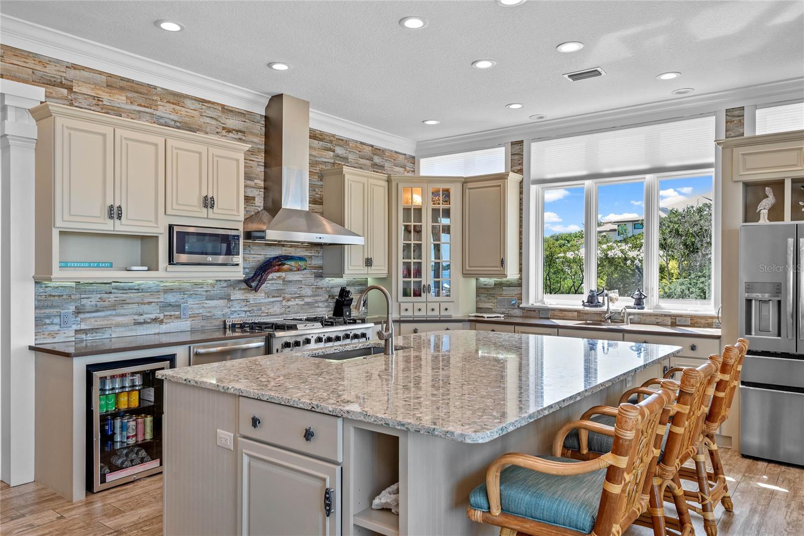 O6336001 Property Photo