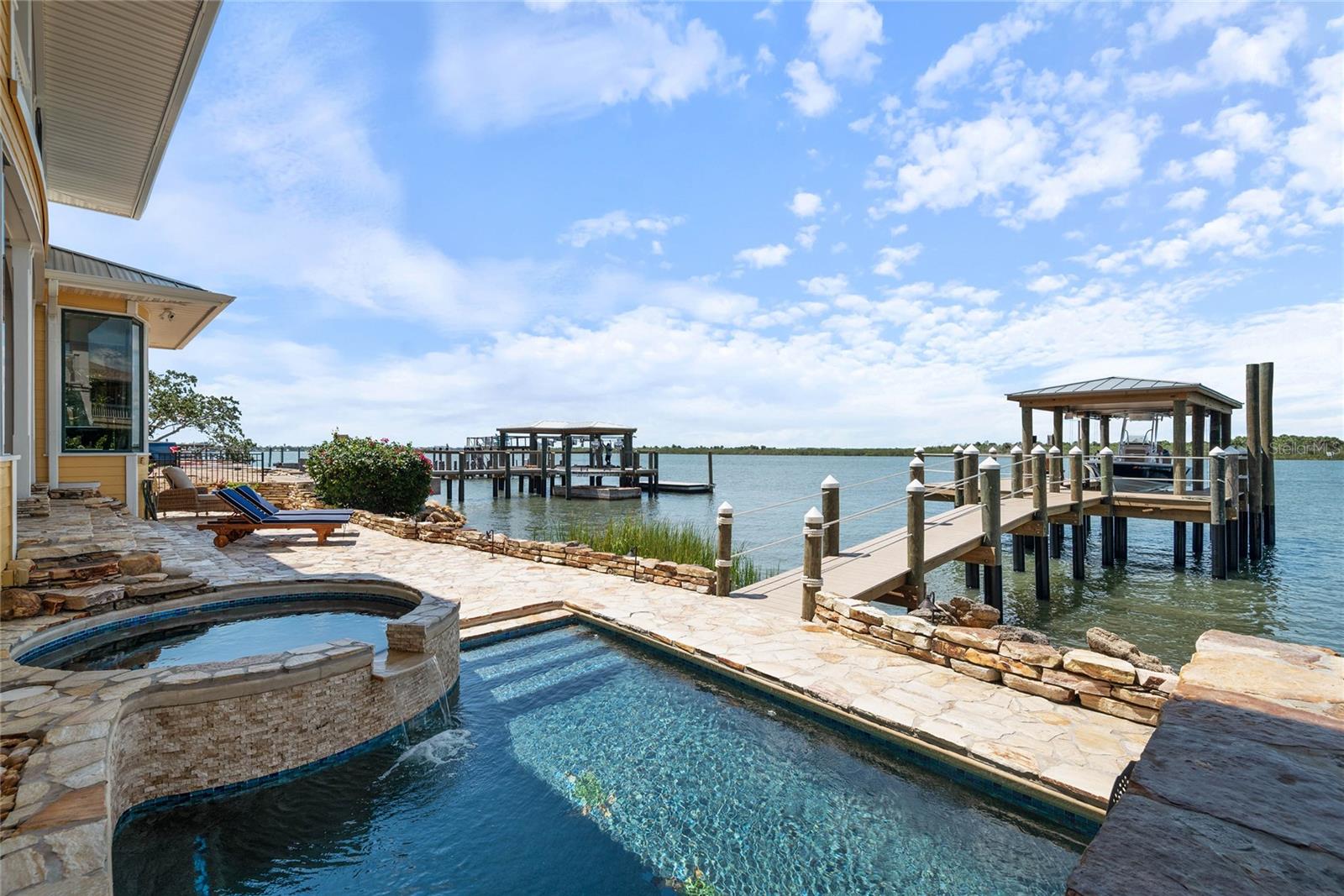 O6336001 Property Photo