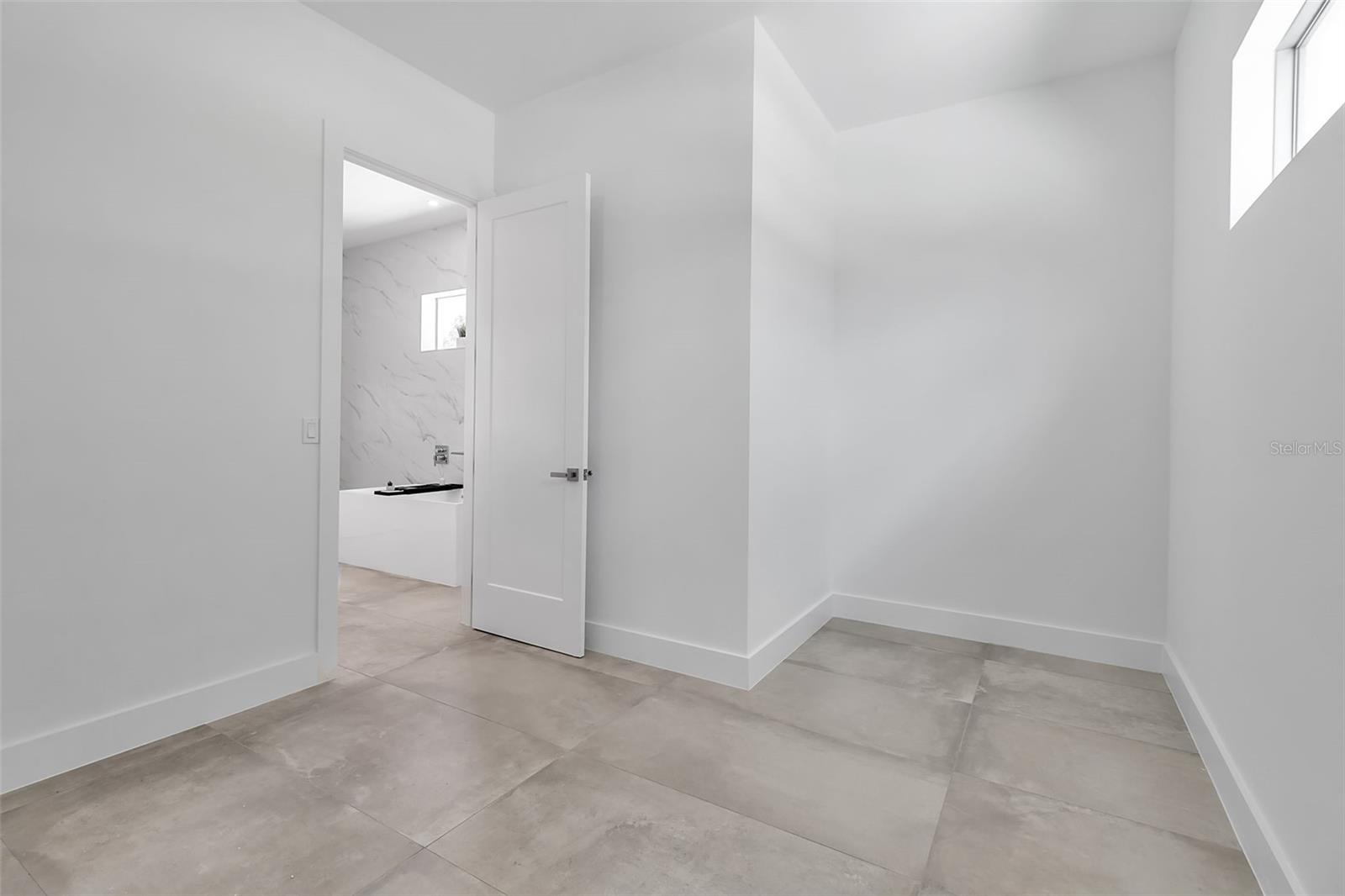 A4662120 Property Photo