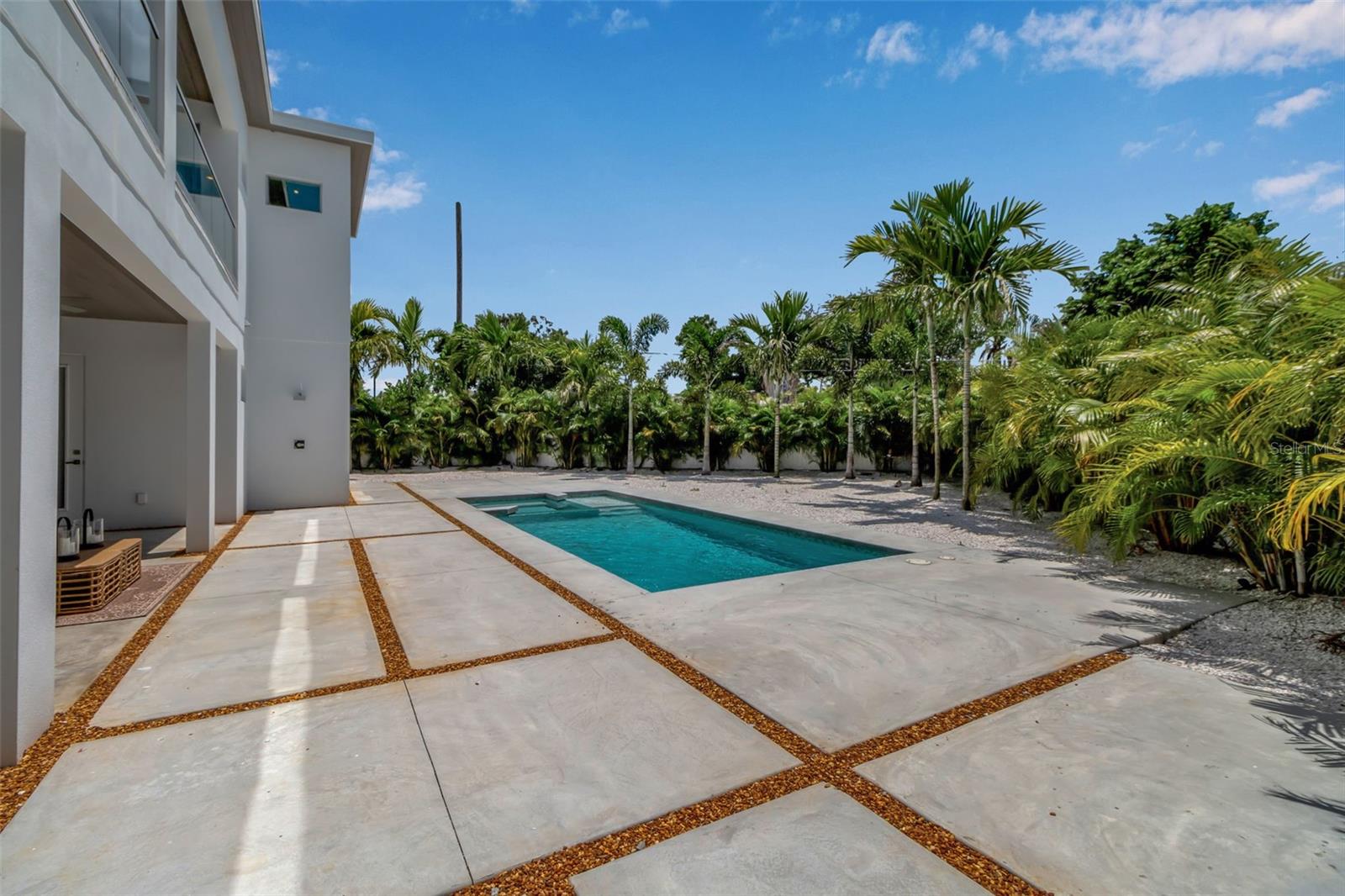 A4662120 Property Photo