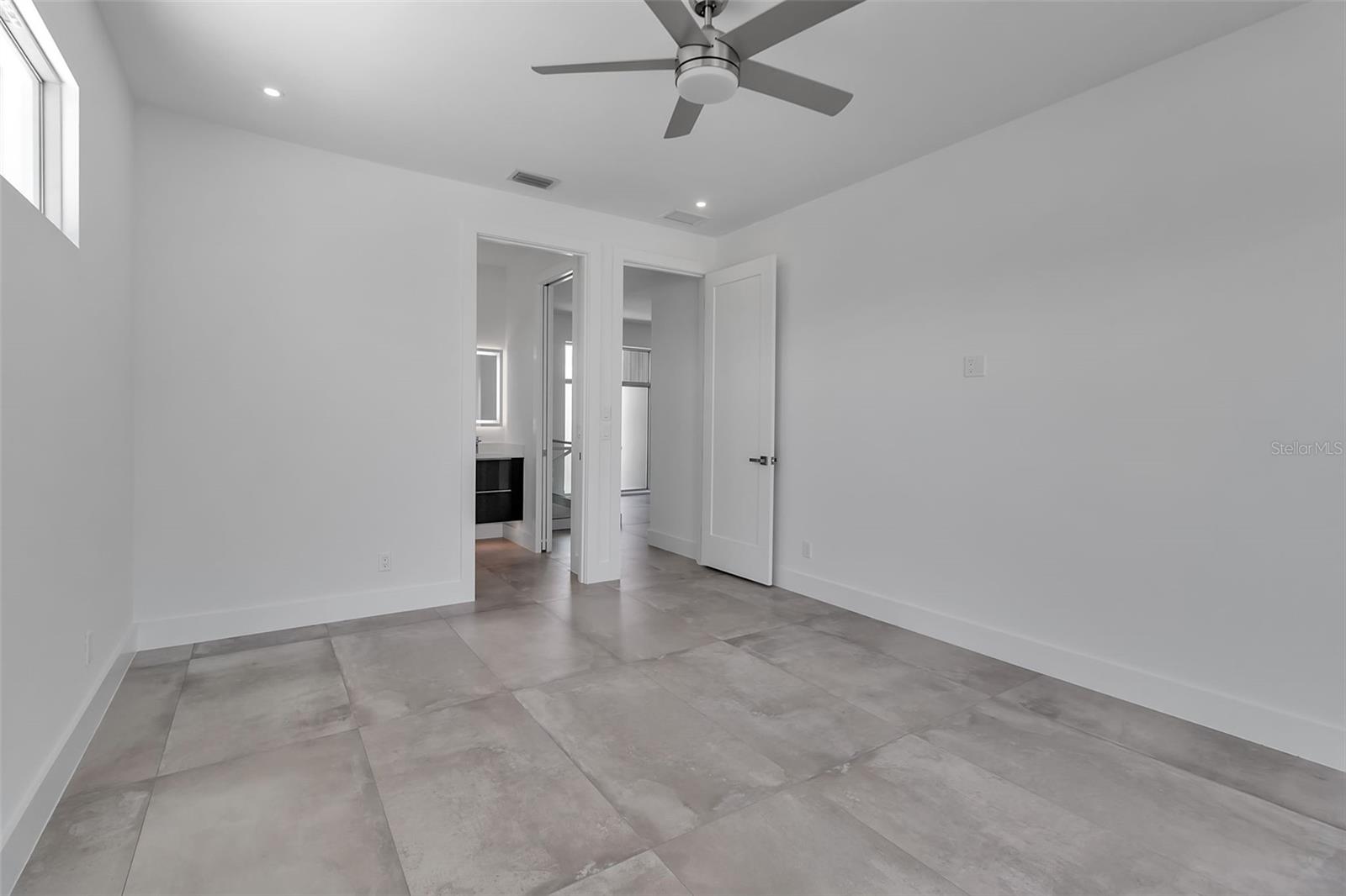 A4662120 Property Photo