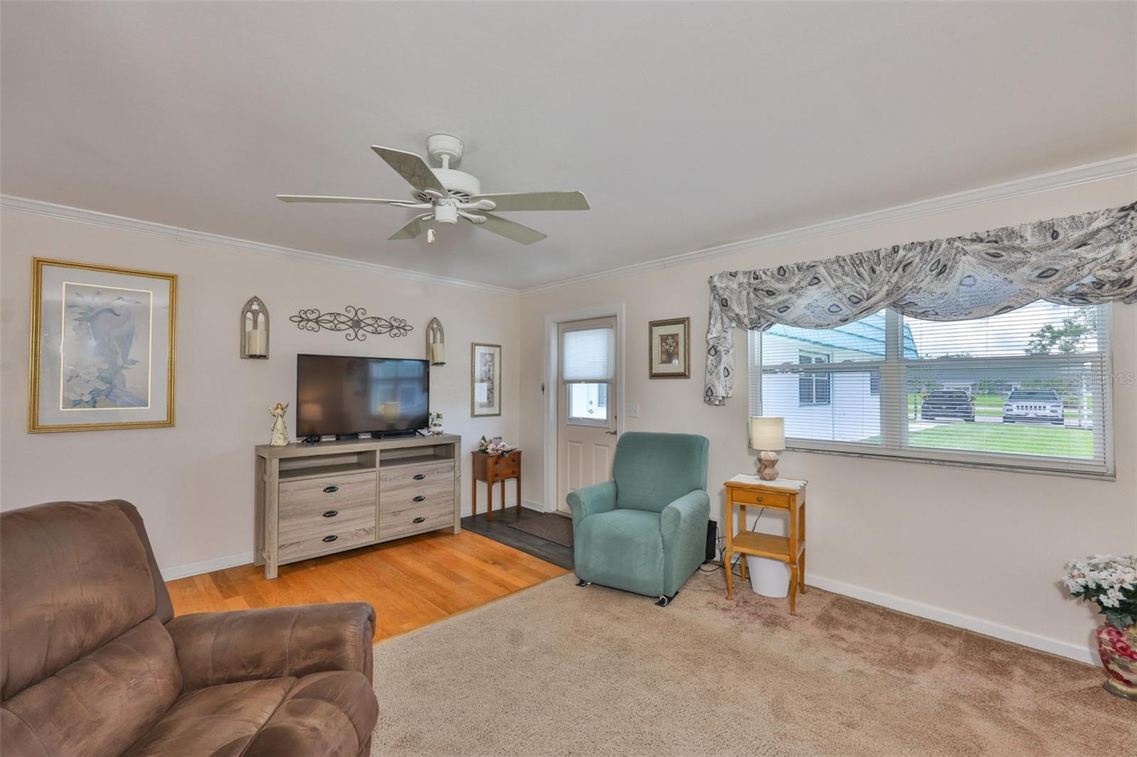 TB8417718 Property Photo