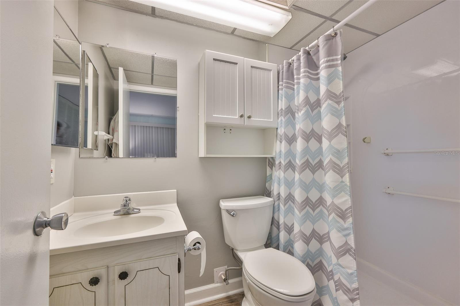 TB8417718 Property Photo