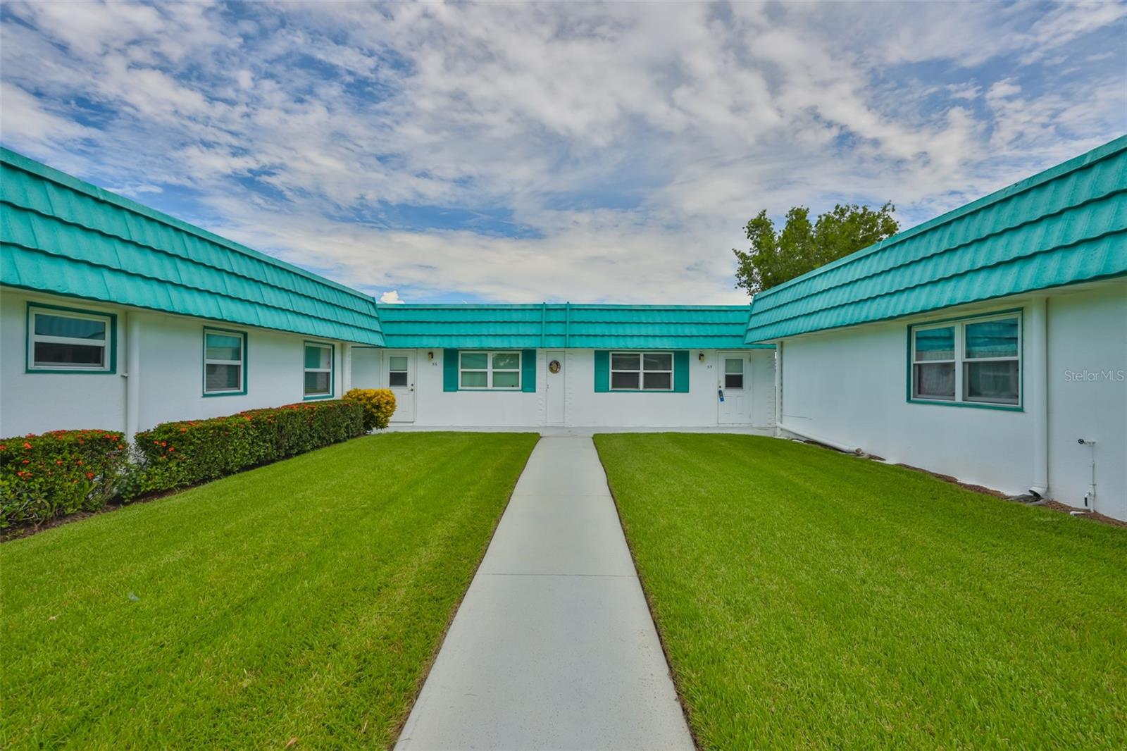 TB8417718 Property Photo