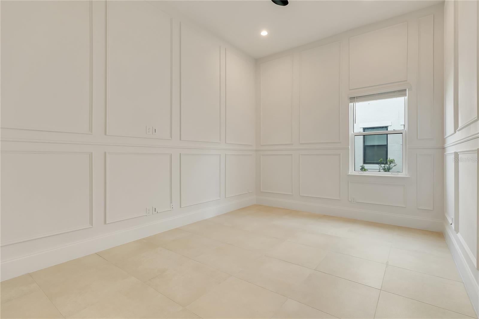 O6336142 Property Photo