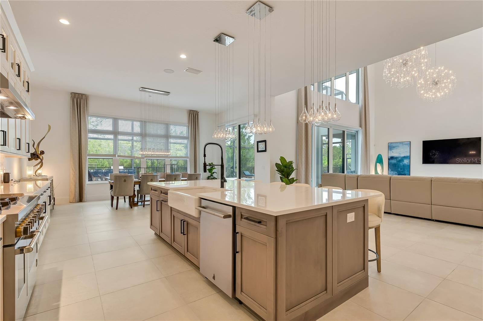 O6336142 Property Photo