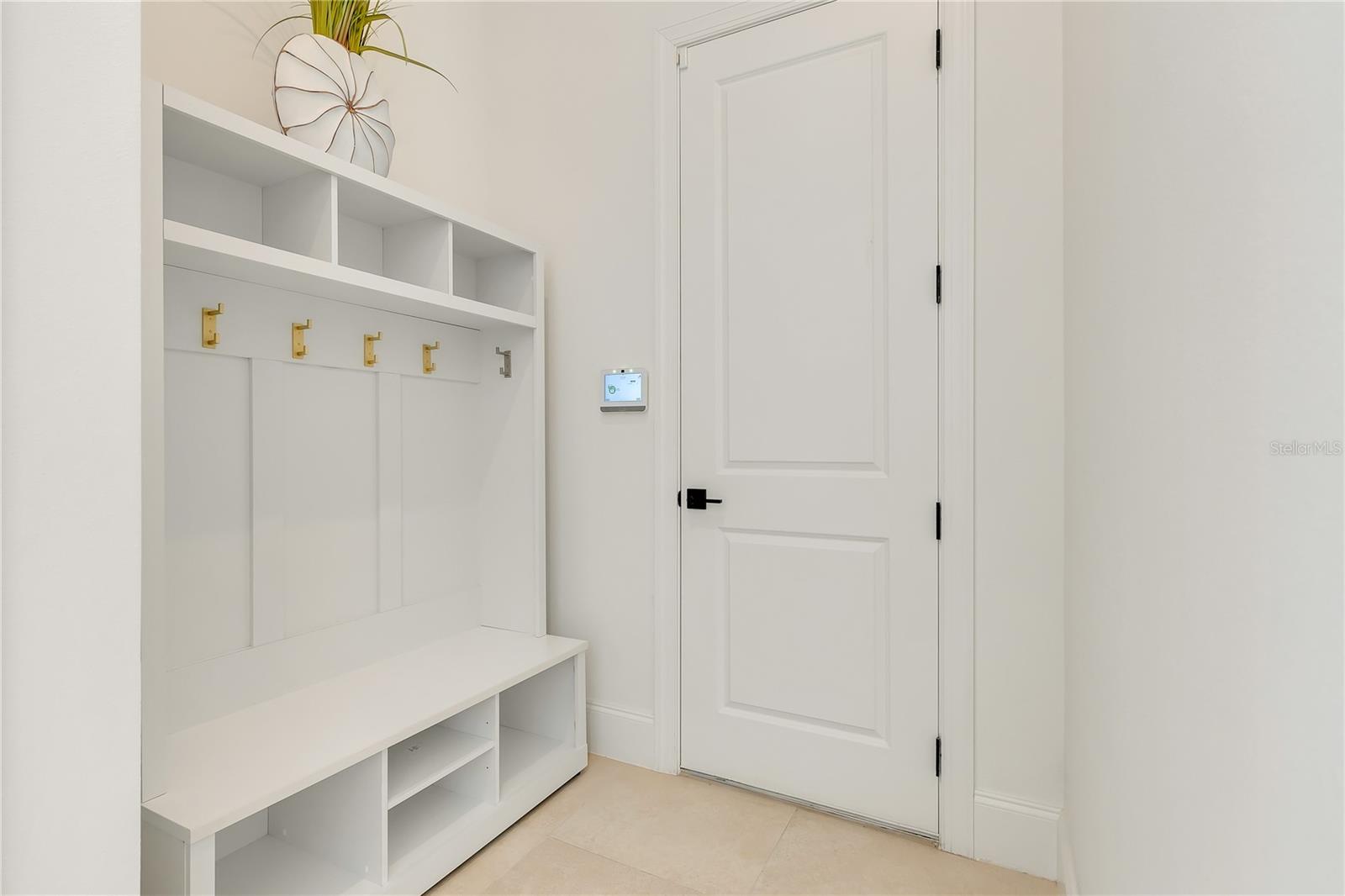 O6336142 Property Photo