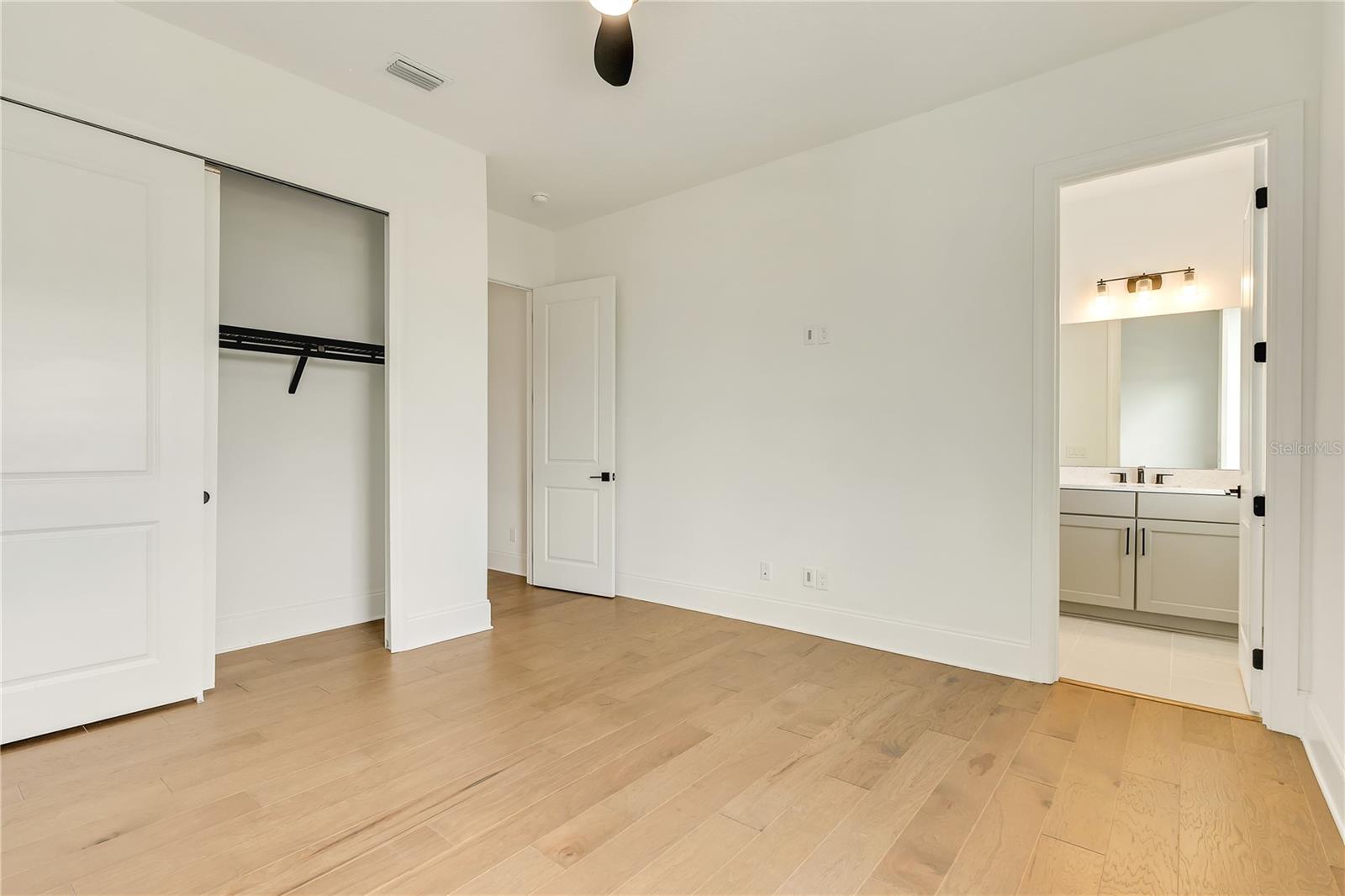 O6336142 Property Photo