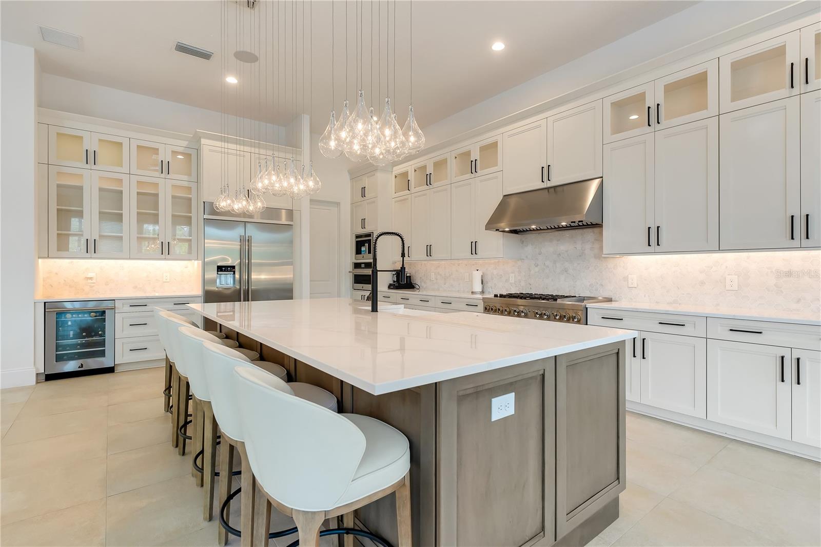 O6336142 Property Photo