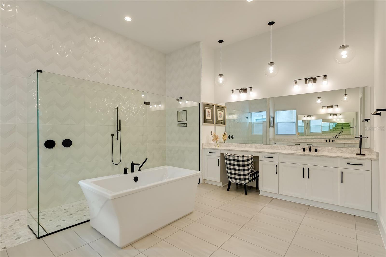 O6336142 Property Photo