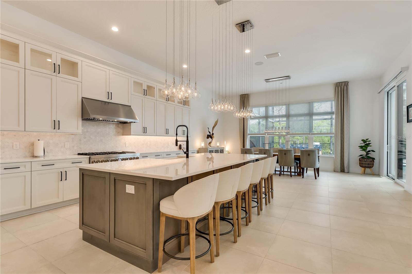 O6336142 Property Photo