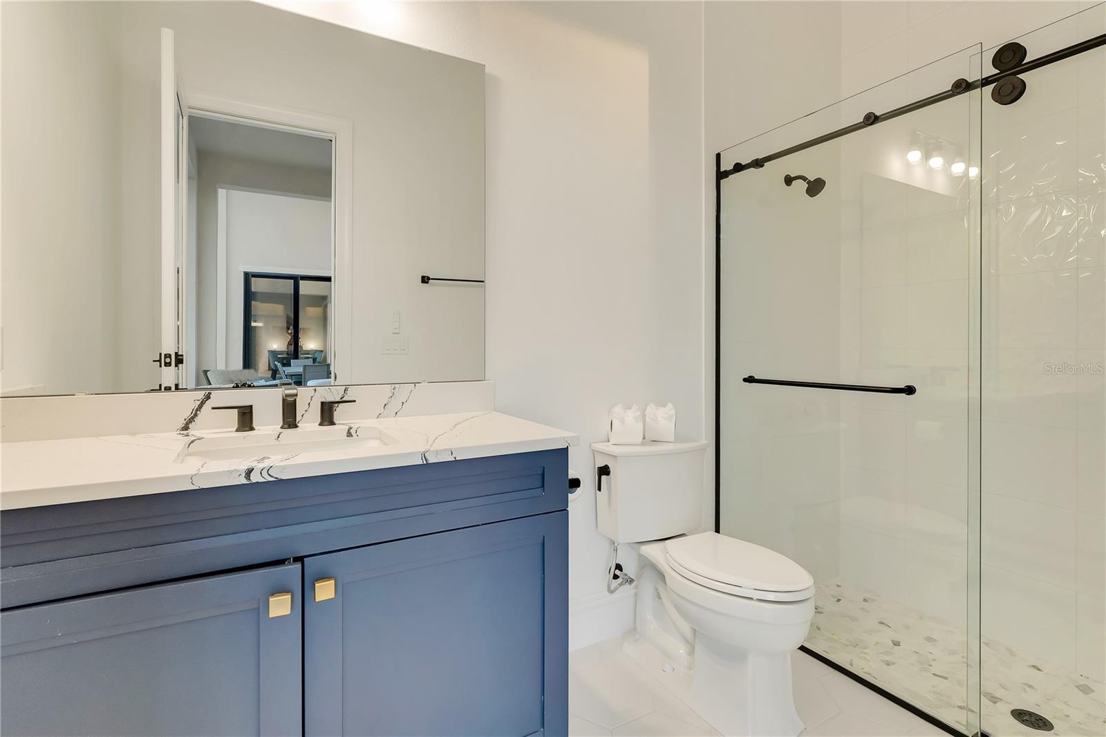 O6336142 Property Photo