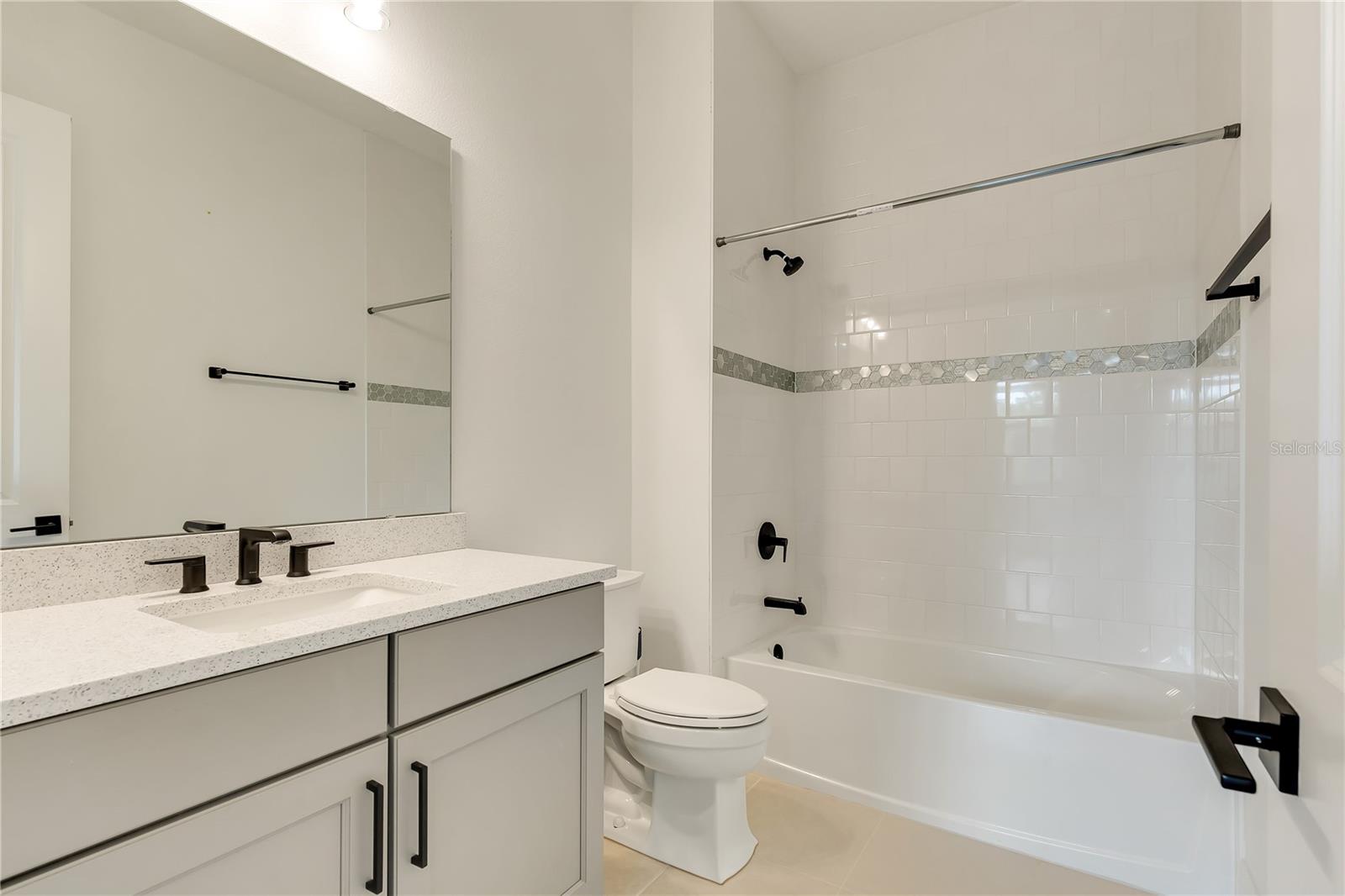 O6336142 Property Photo