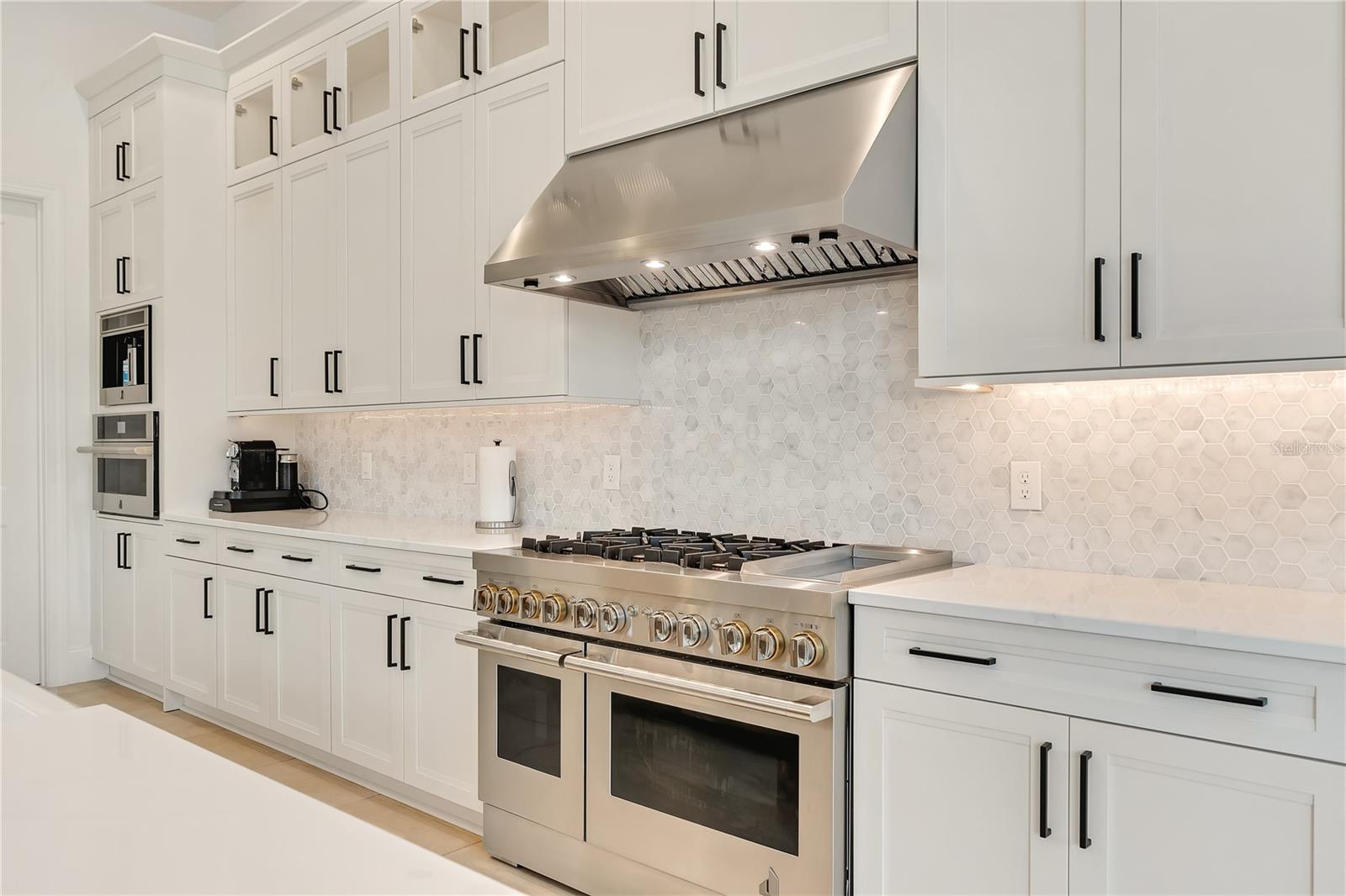 O6336142 Property Photo