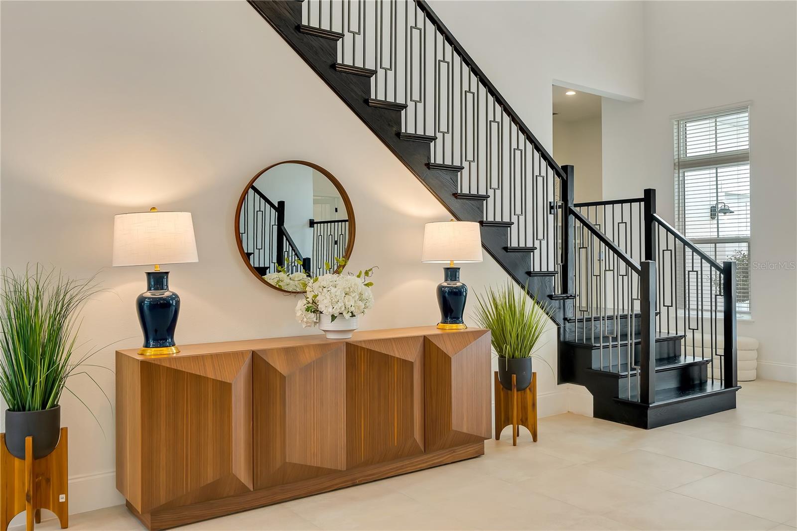 O6336142 Property Photo