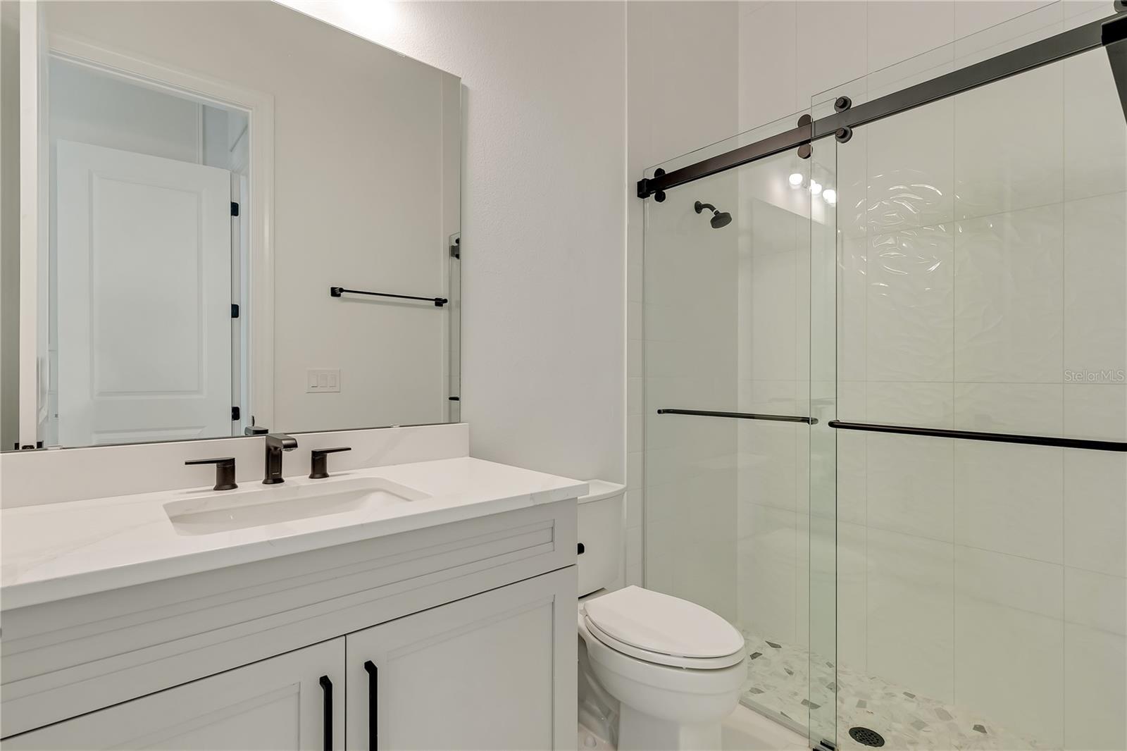 O6336142 Property Photo