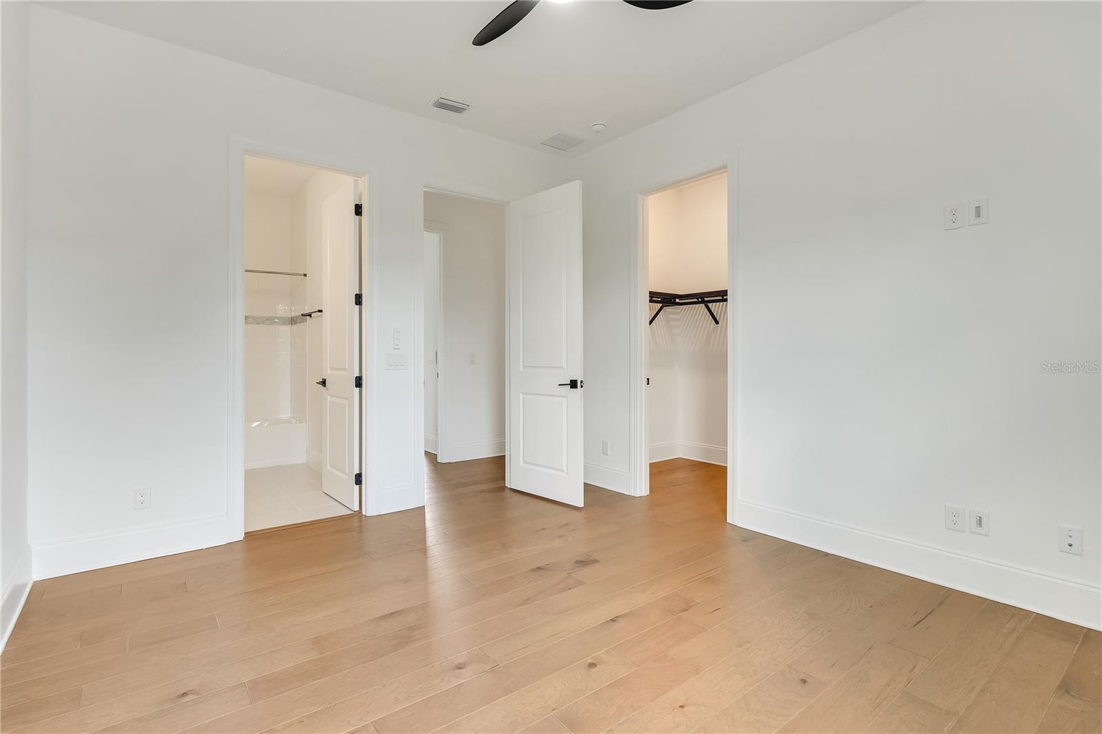 O6336142 Property Photo