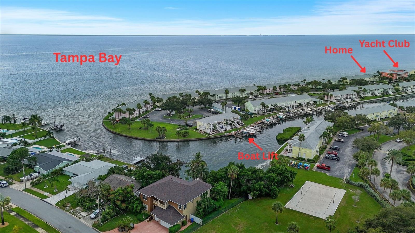 Boat Lift with easy access straight to Tampa Bay