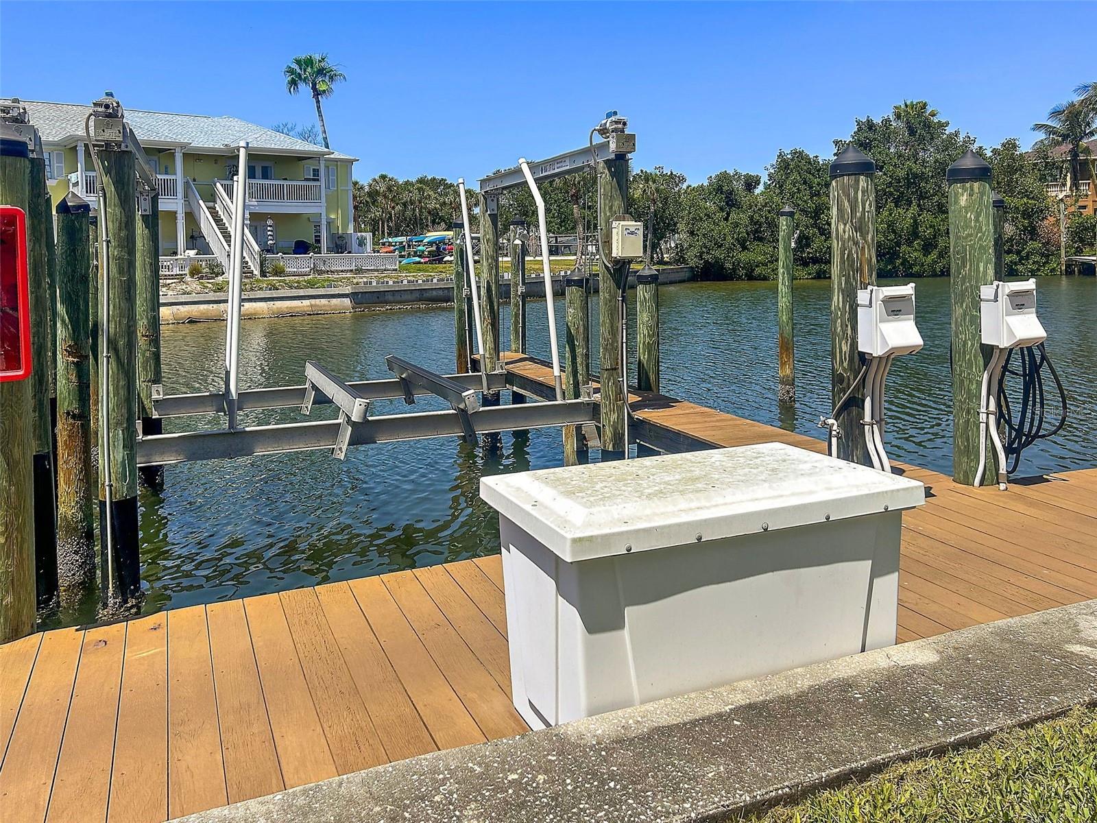 10K pound boat lift with electric