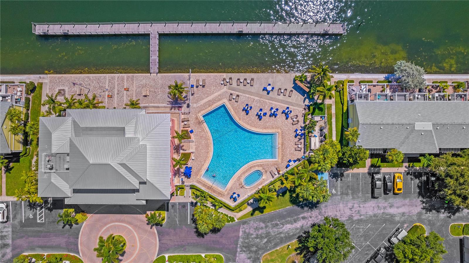 Yacht Club with pool on Tampa Bay