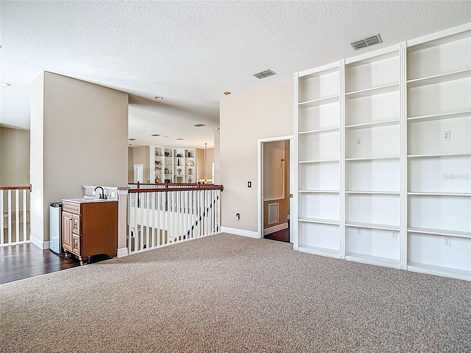 TB8417848 Property Photo