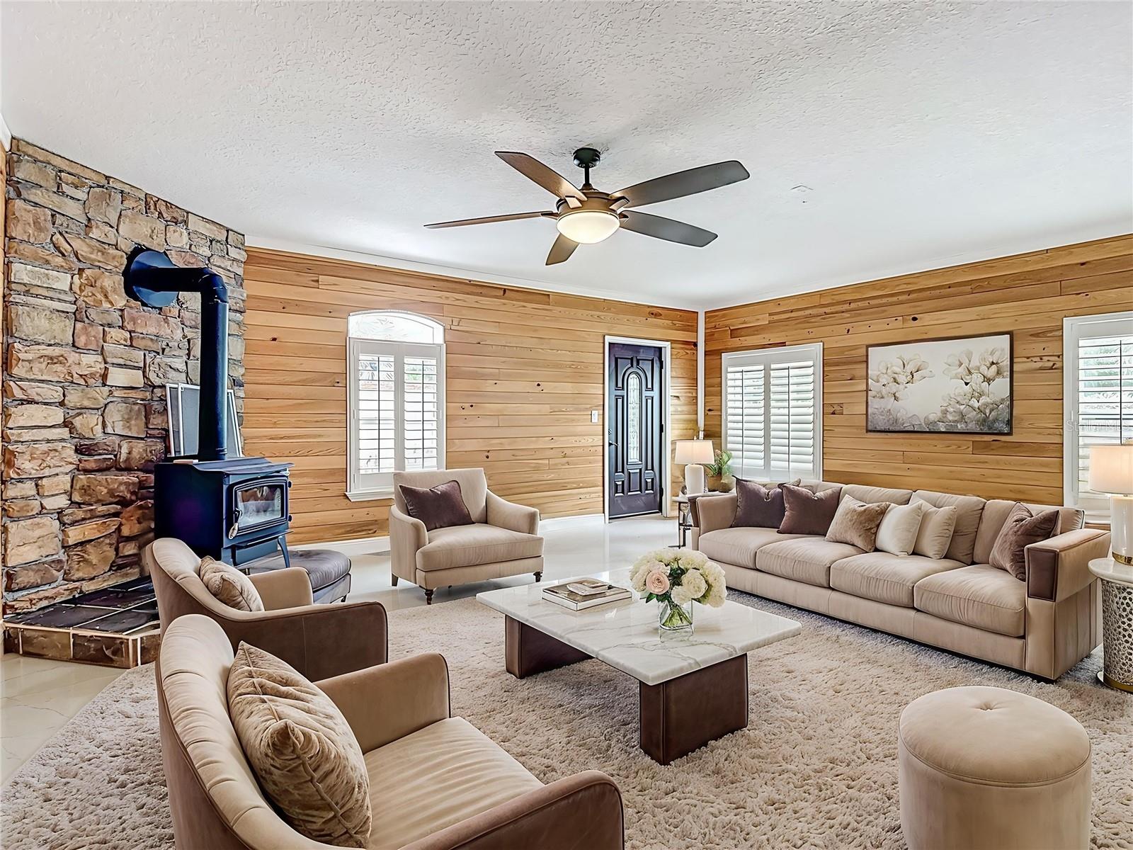 TB8417848 Property Photo