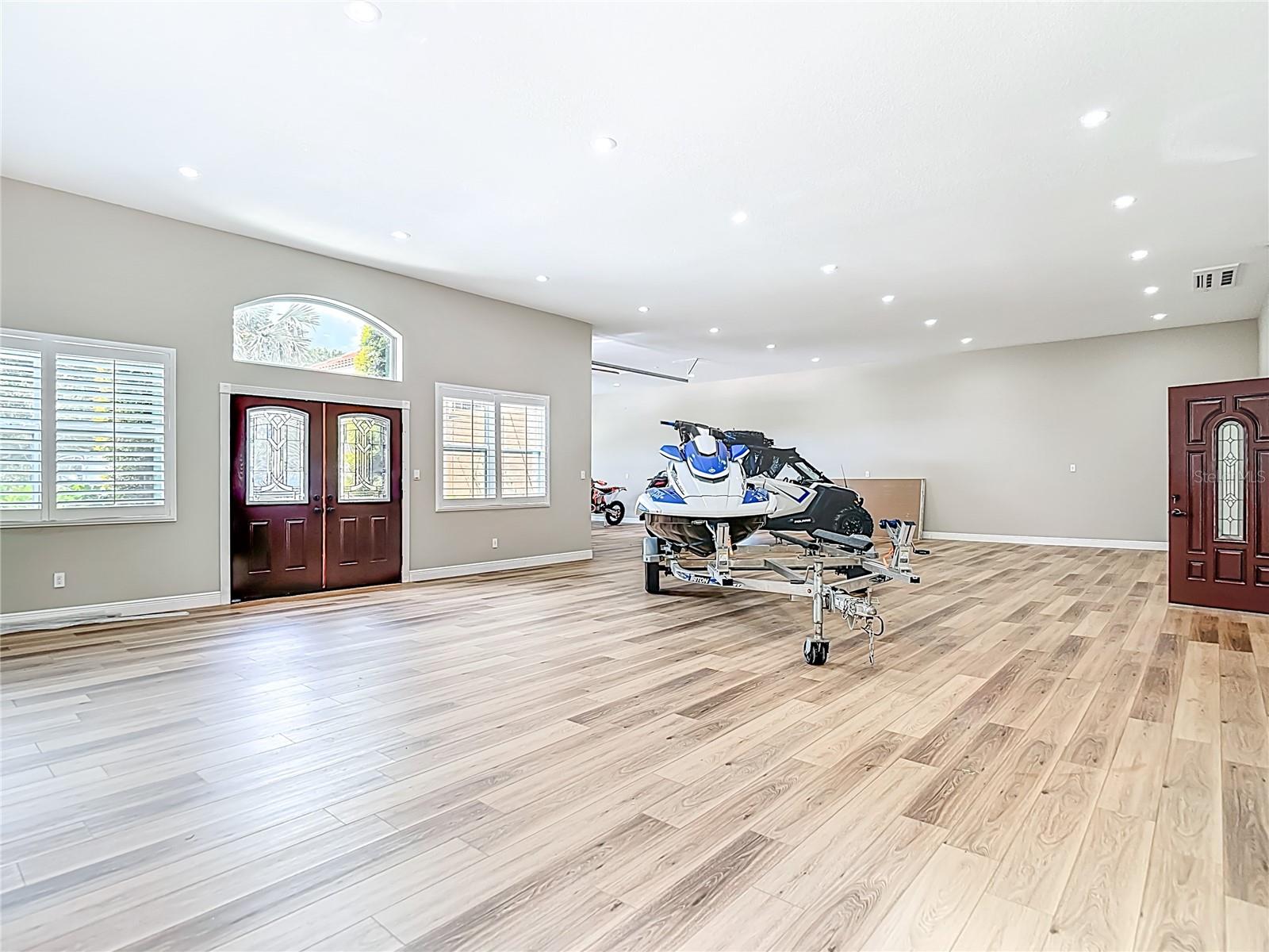 TB8417848 Property Photo