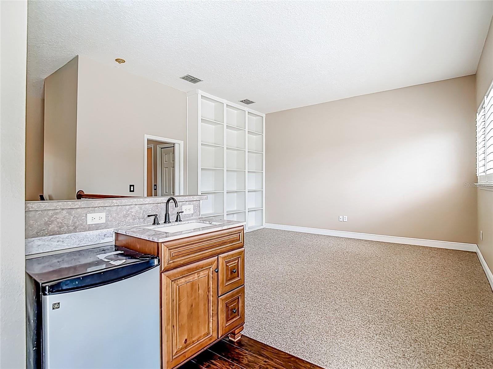 TB8417848 Property Photo