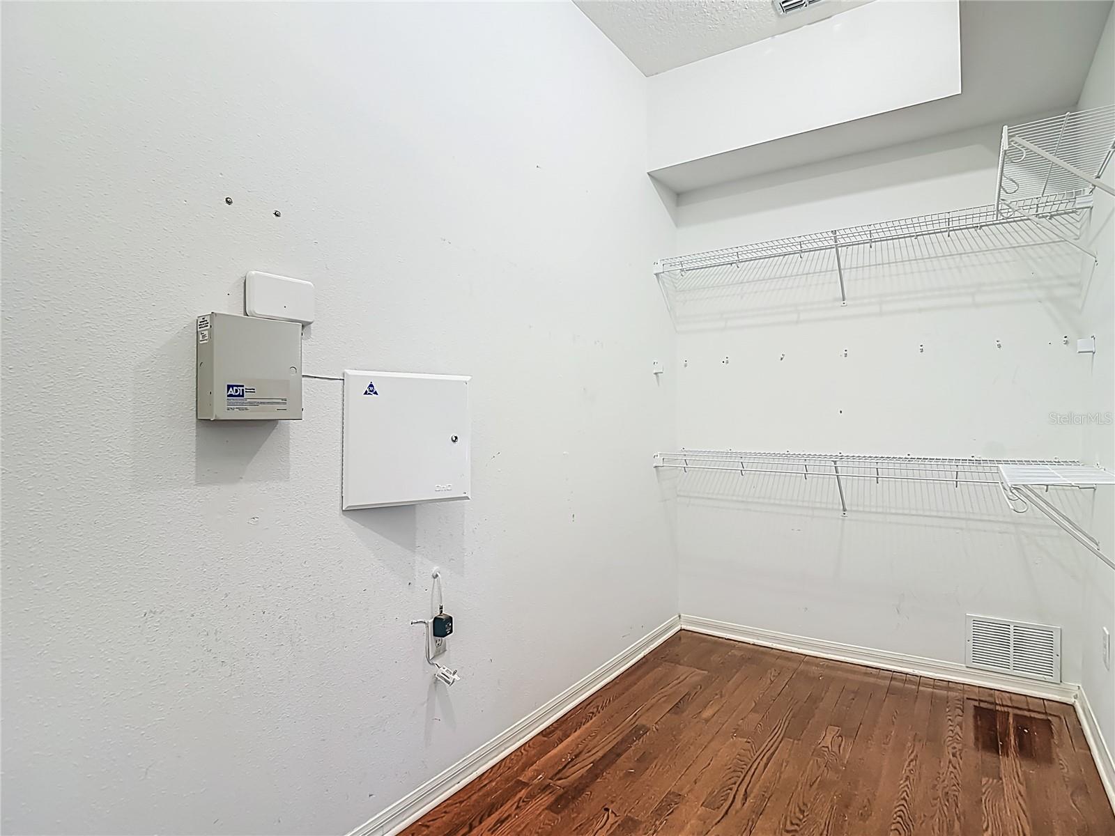 TB8417848 Property Photo