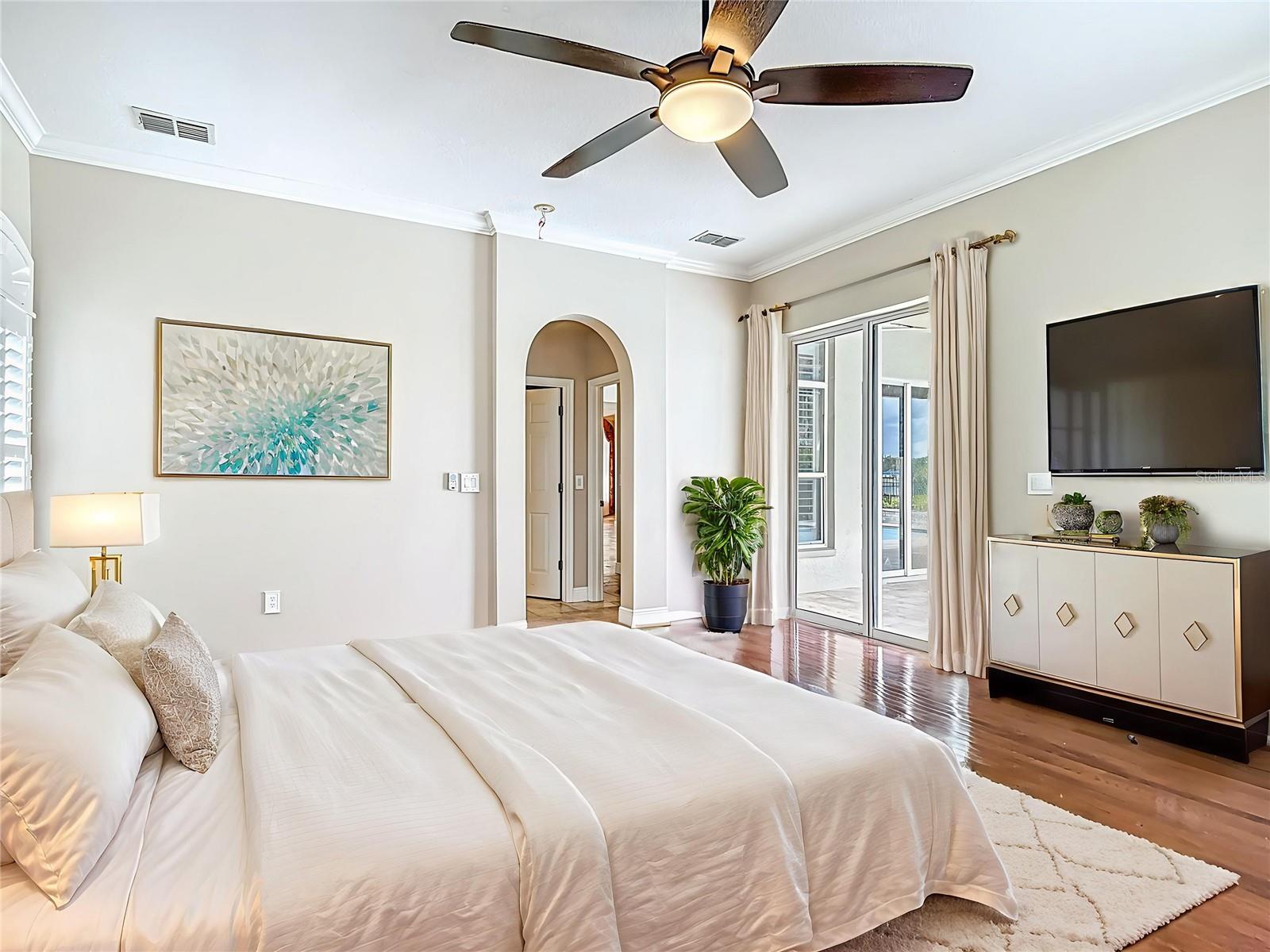 TB8417848 Property Photo