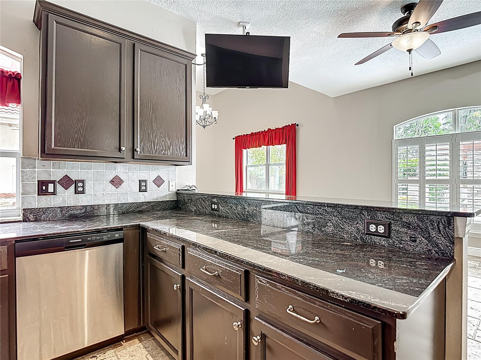 TB8417848 Property Photo