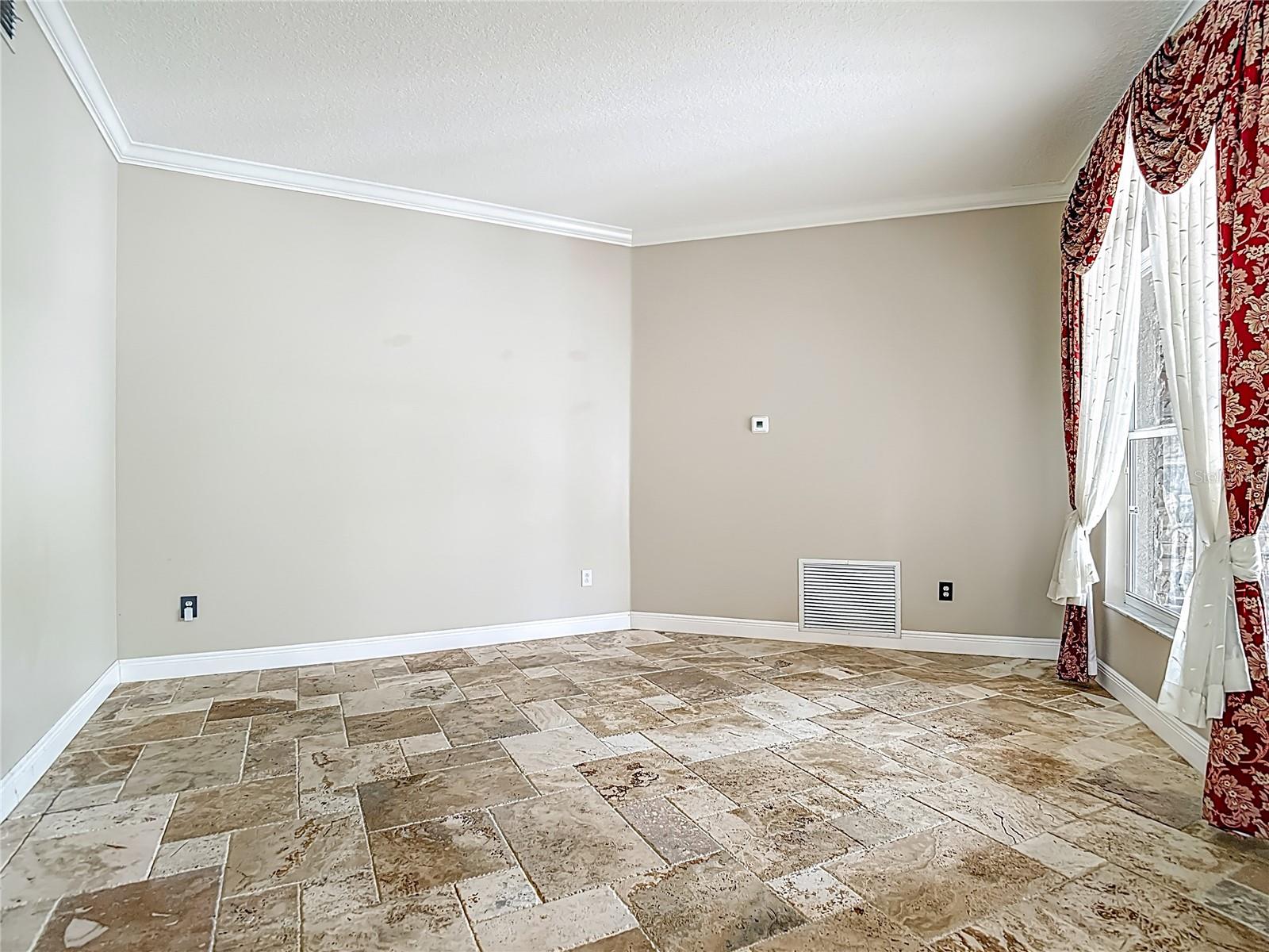 TB8417848 Property Photo