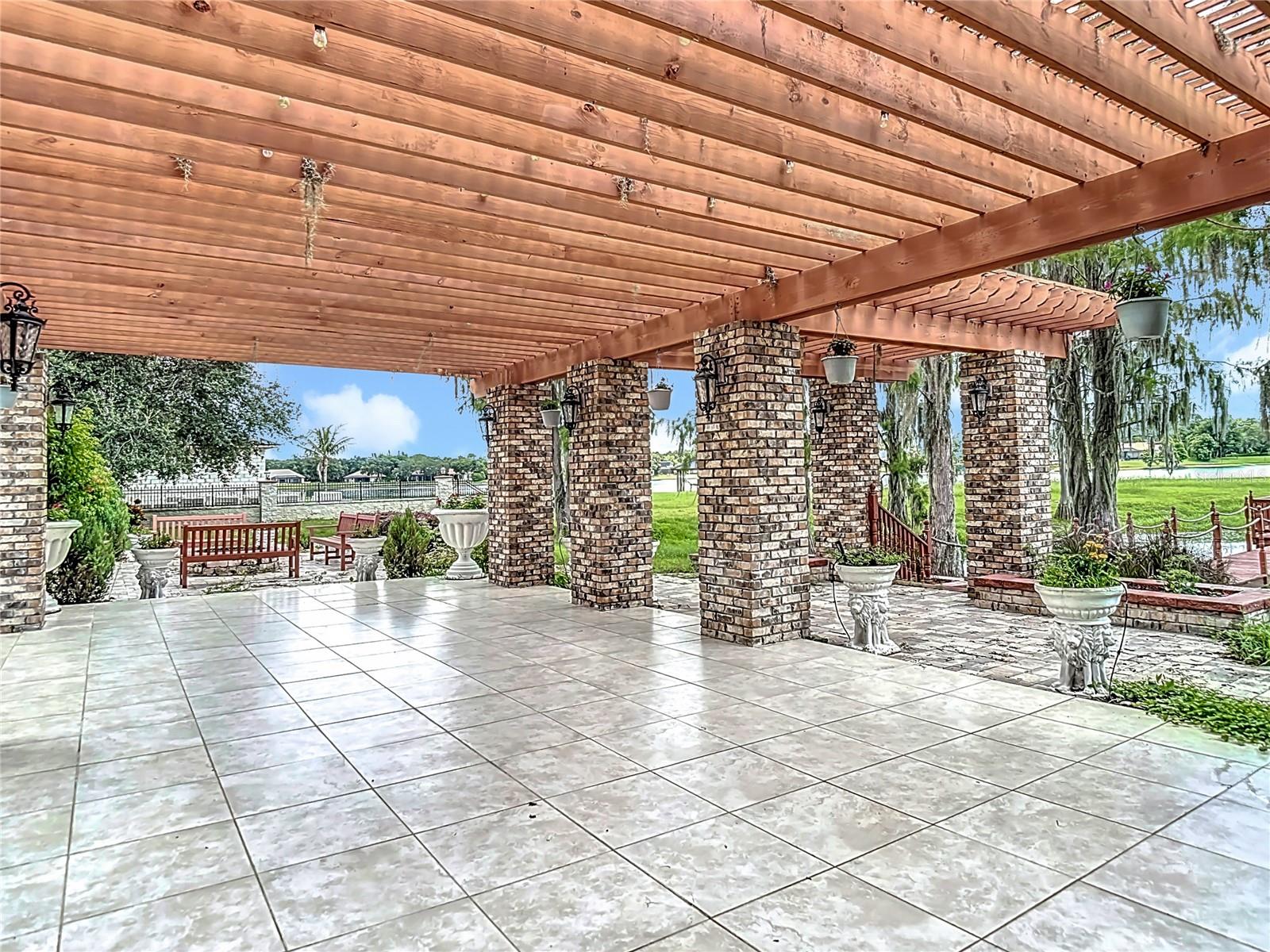 TB8417848 Property Photo