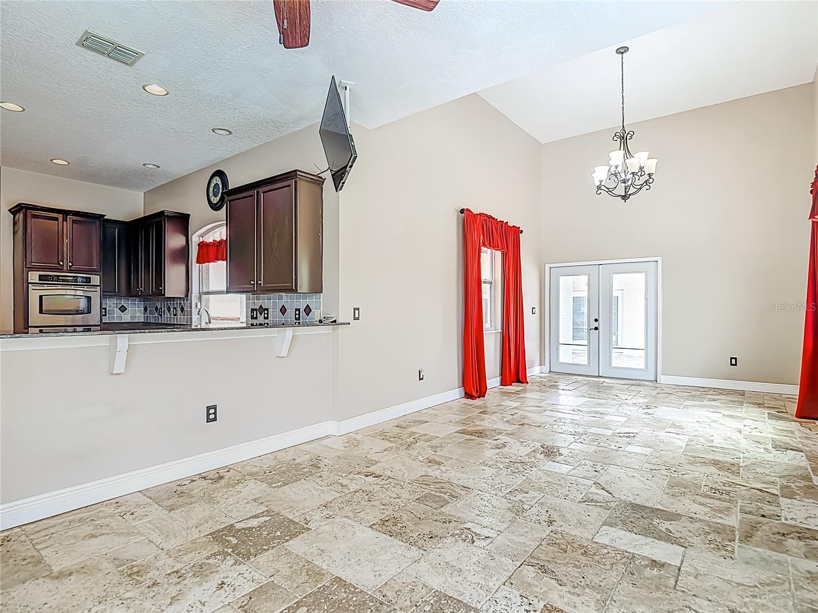 TB8417848 Property Photo