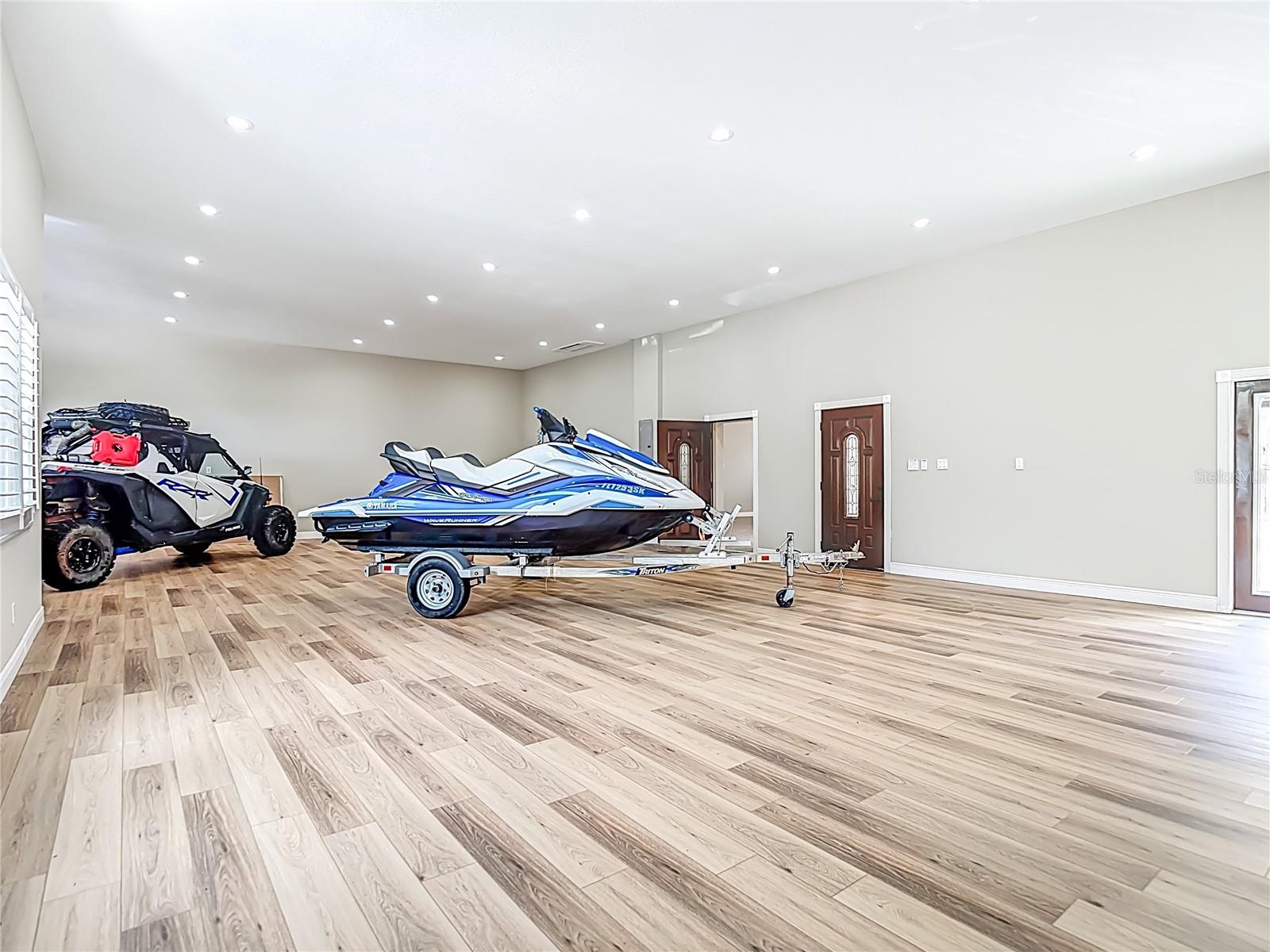 TB8417848 Property Photo