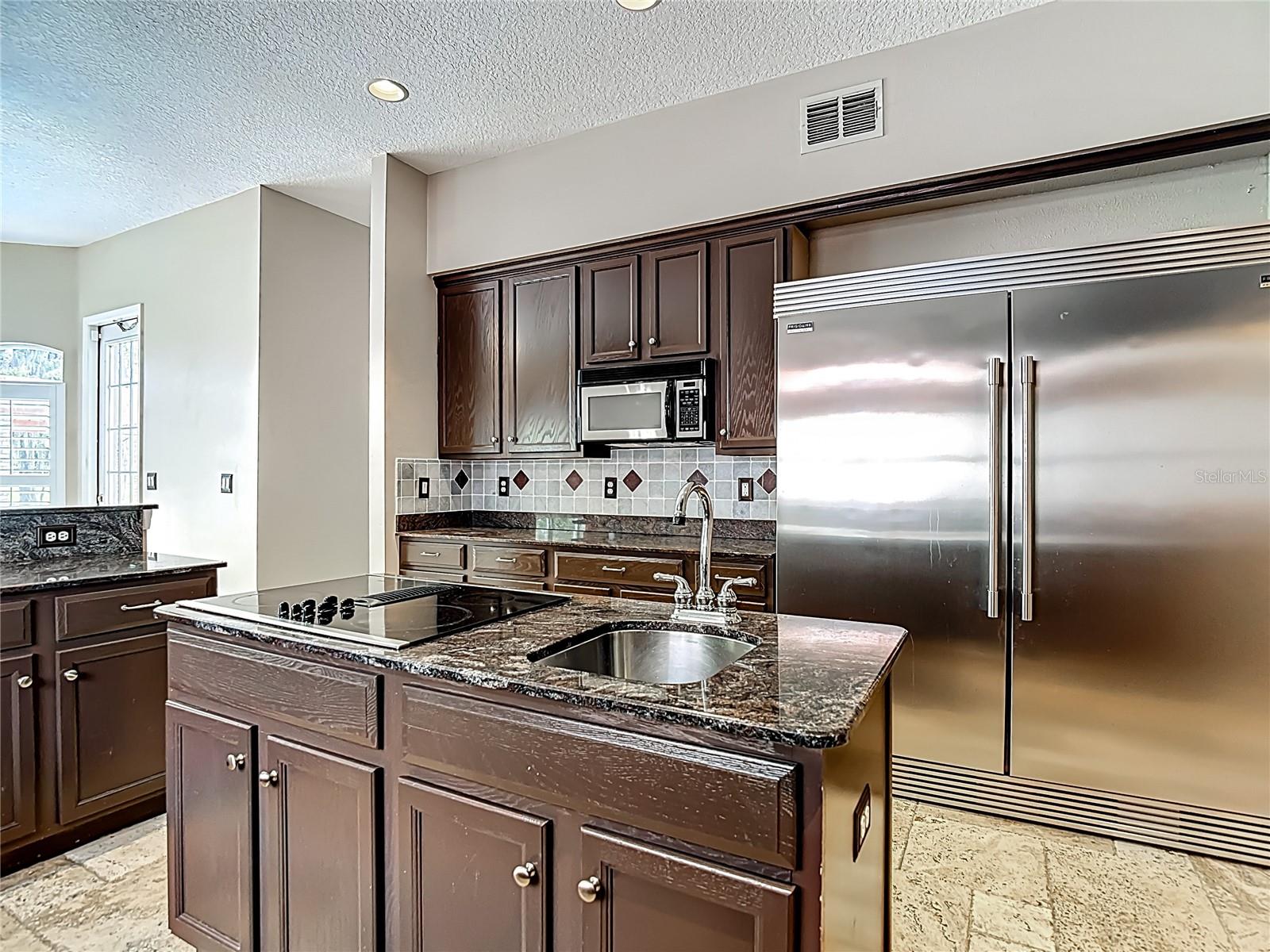 TB8417848 Property Photo