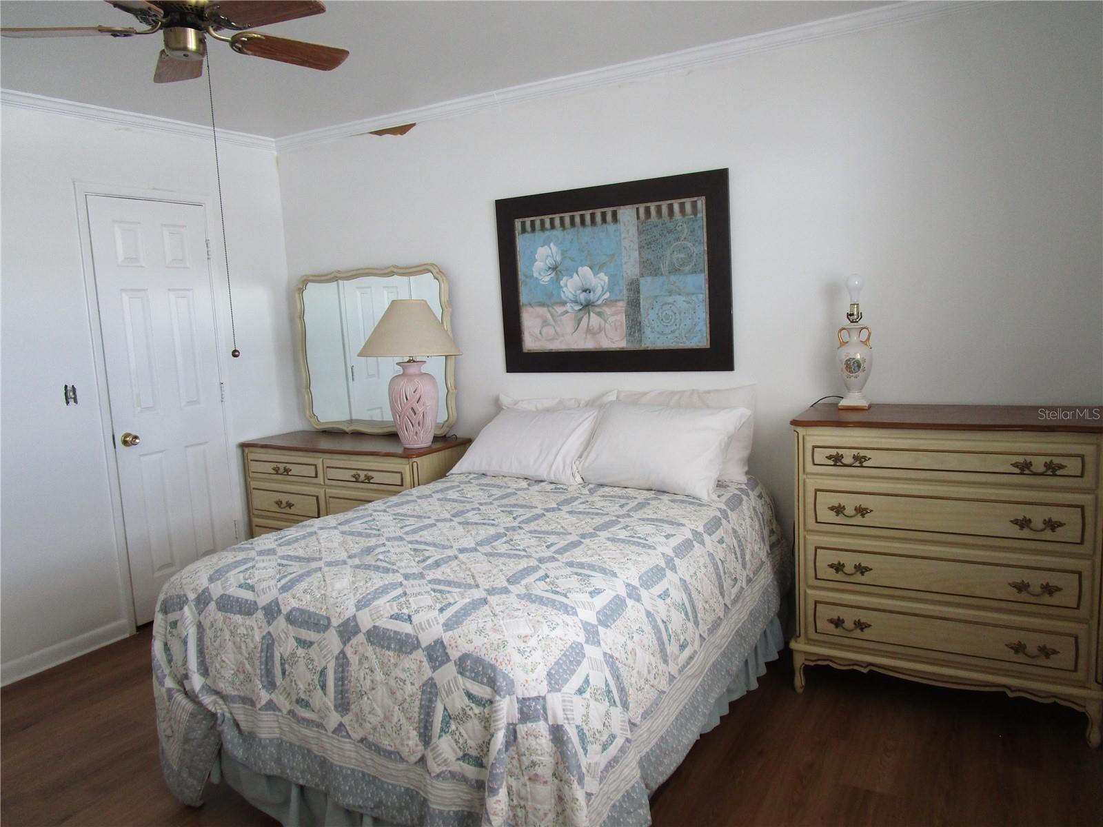 TB8417862 Property Photo