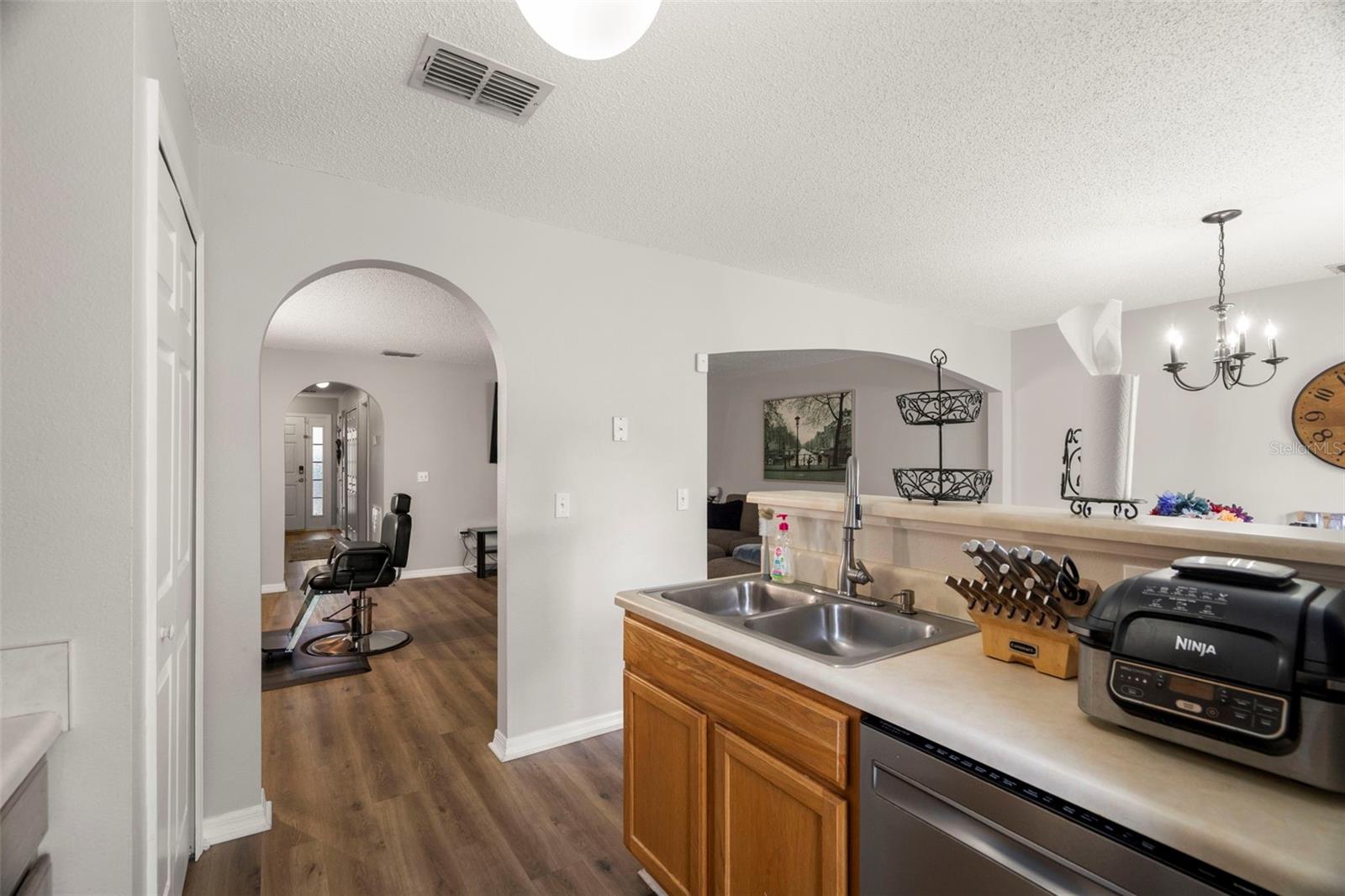 9917 ASHBURN LAKE DR, TAMPA, FL, 33610