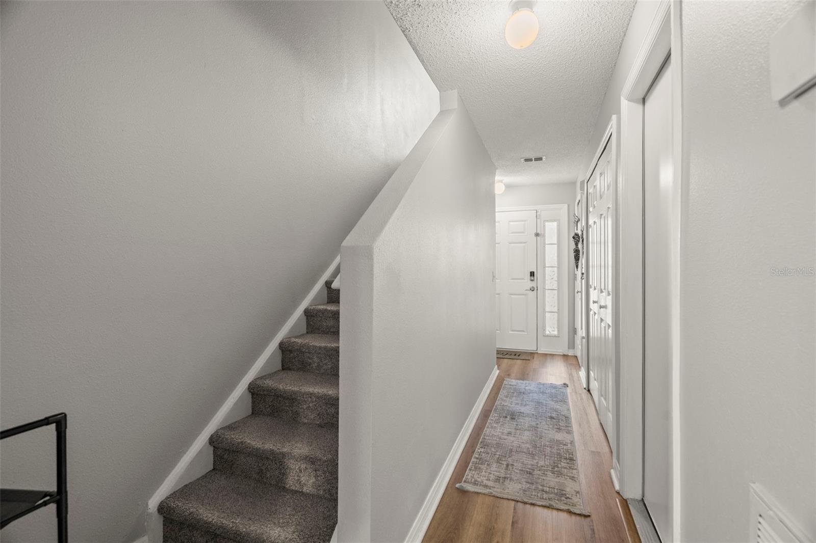 9917 ASHBURN LAKE DR, TAMPA, FL, 33610