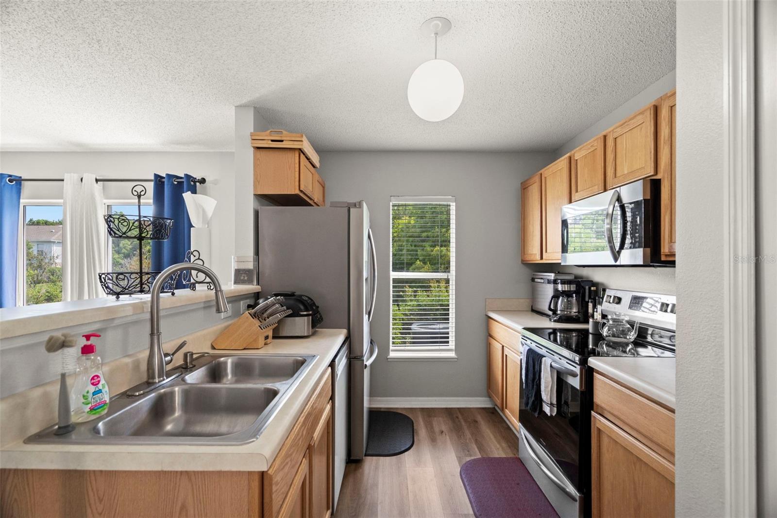 9917 ASHBURN LAKE DR, TAMPA, FL, 33610