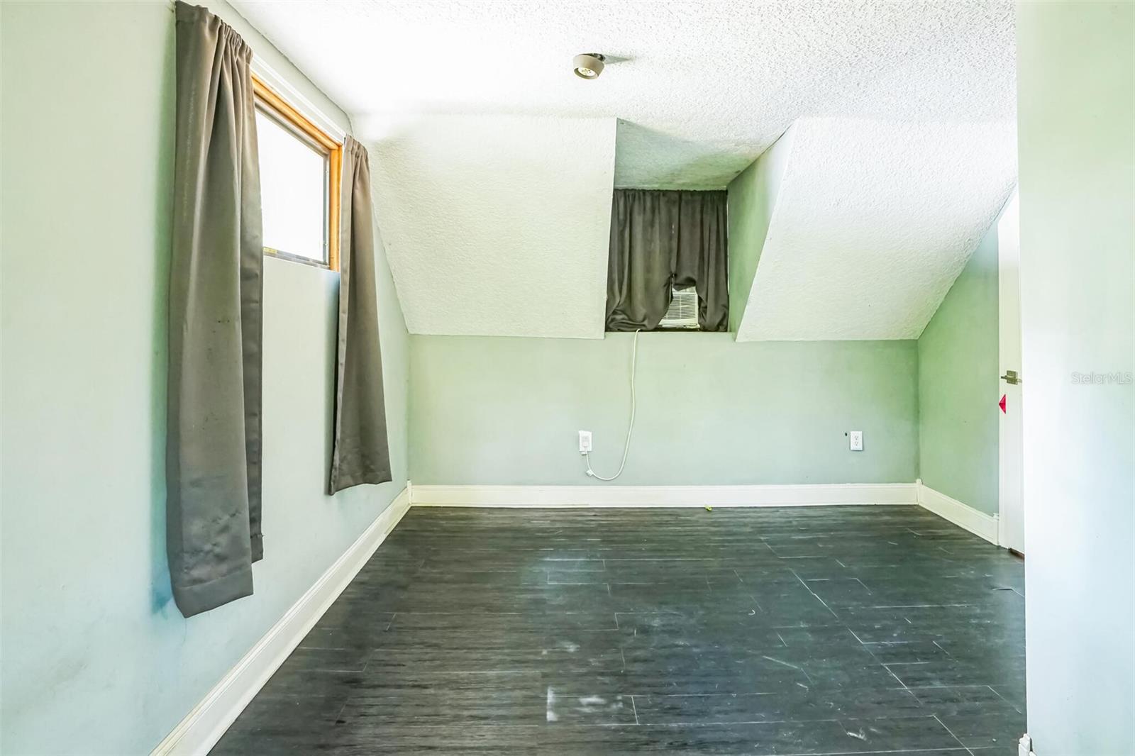 19980 NE 142ND CT, FORT MC COY, FL, 32134