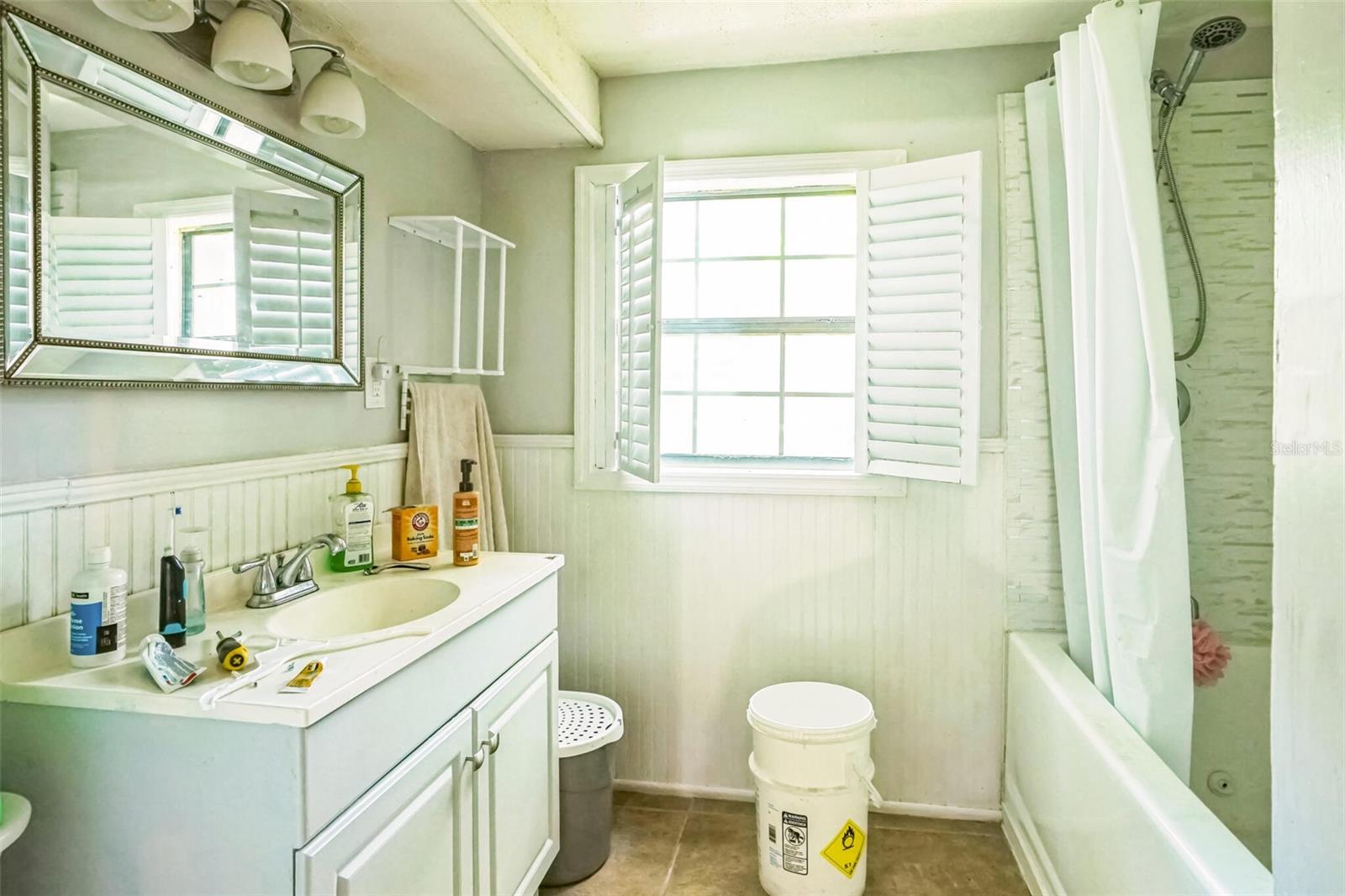 19980 NE 142ND CT, FORT MC COY, FL, 32134