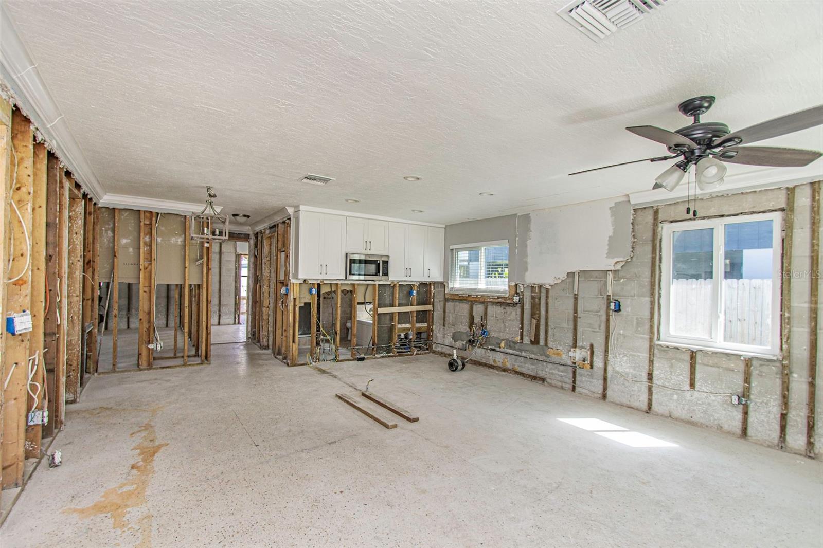 1827 MONTANA AVE NE, ST PETERSBURG, FL, 33703