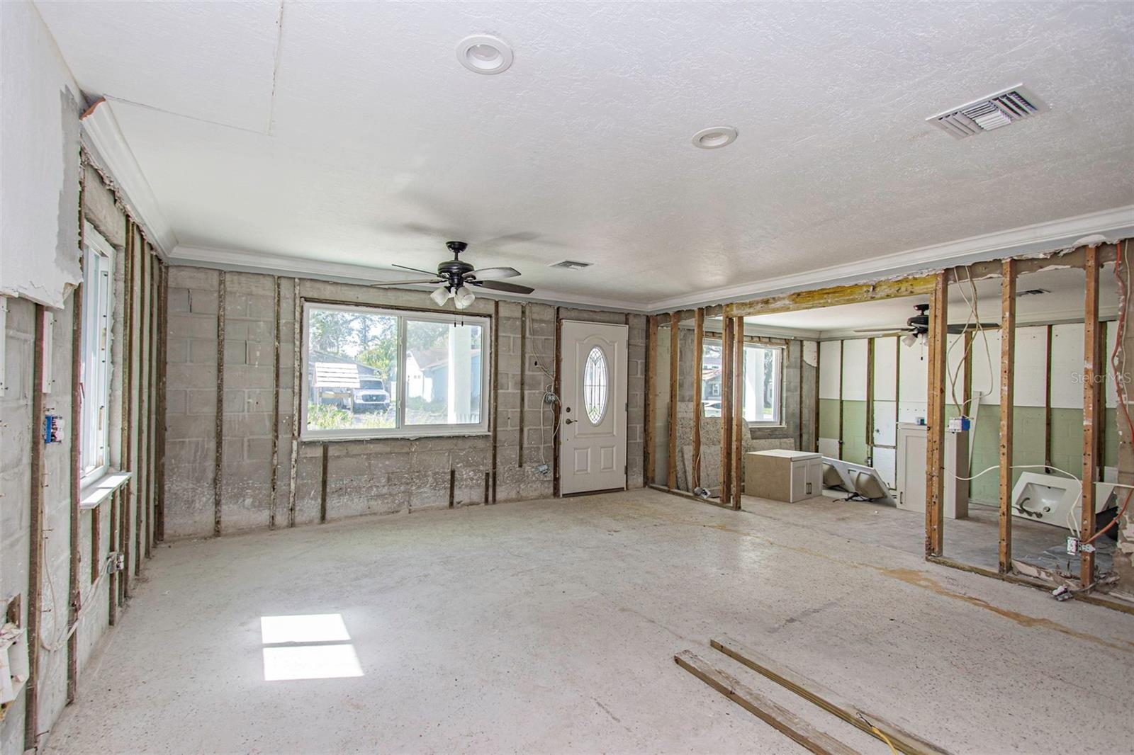 1827 MONTANA AVE NE, ST PETERSBURG, FL, 33703