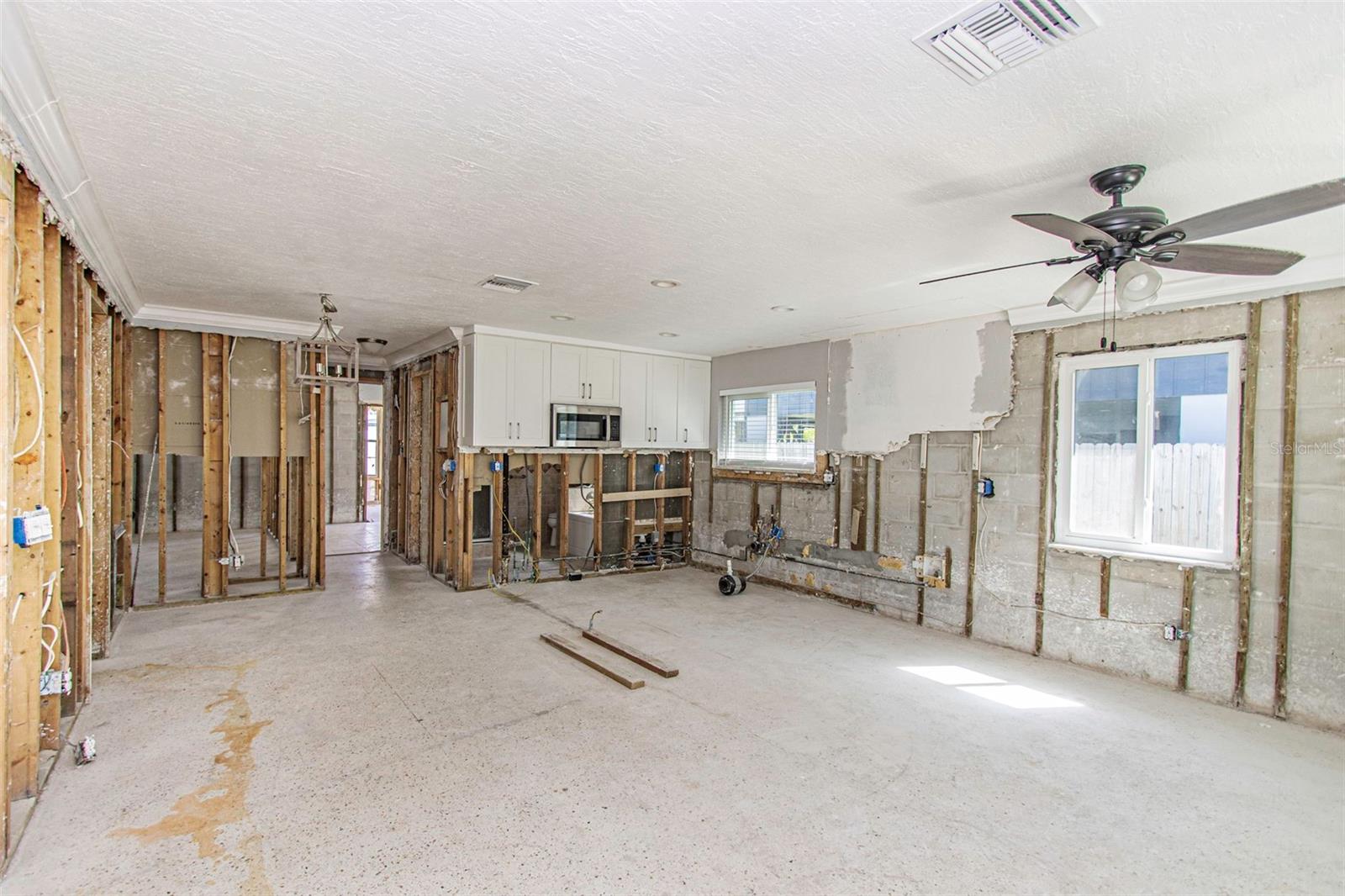 1827 MONTANA AVE NE, ST PETERSBURG, FL, 33703