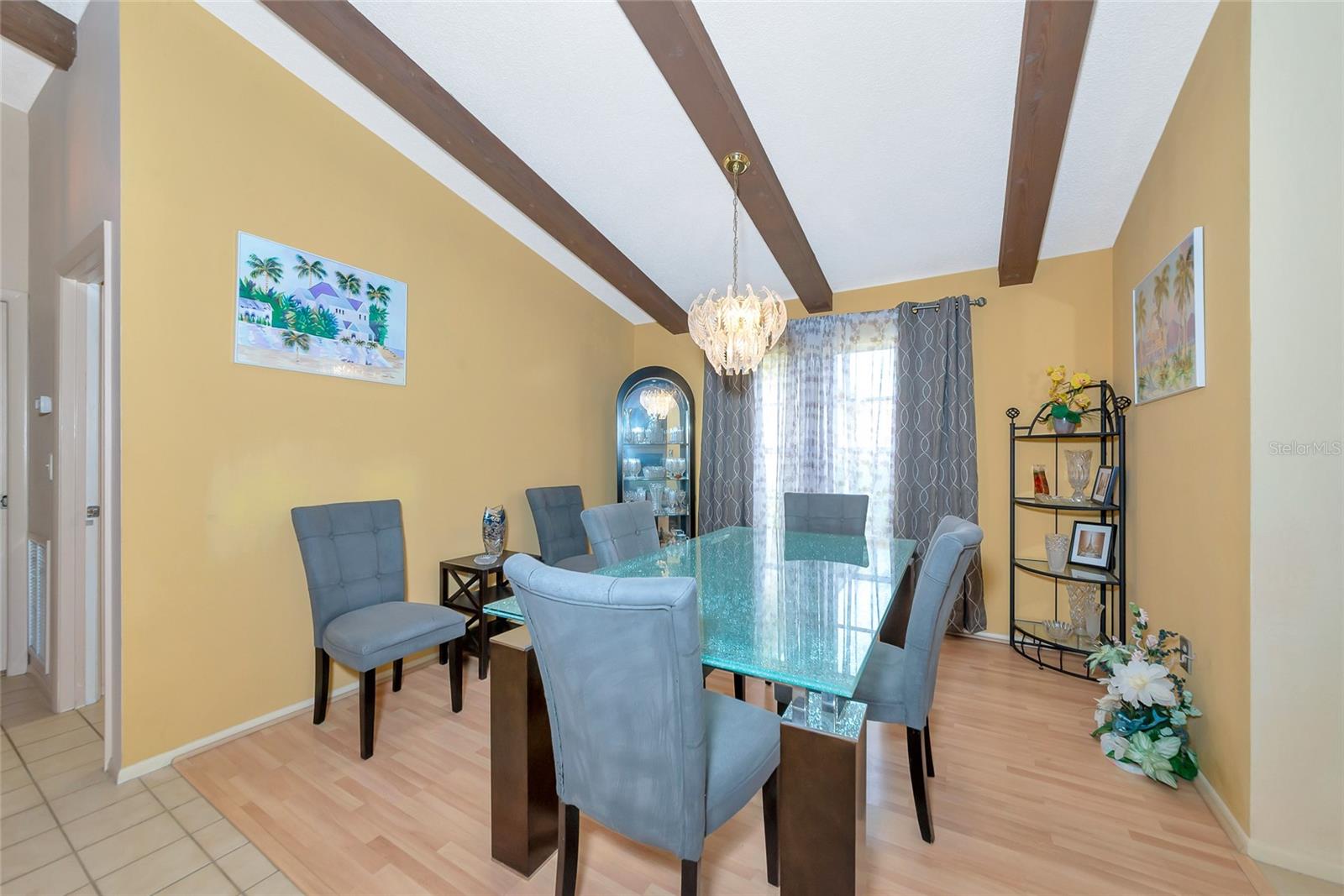 A4662198 Property Photo