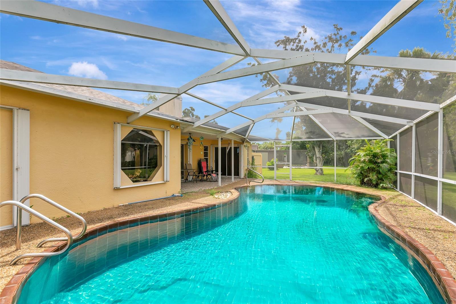 A4662198 Property Photo