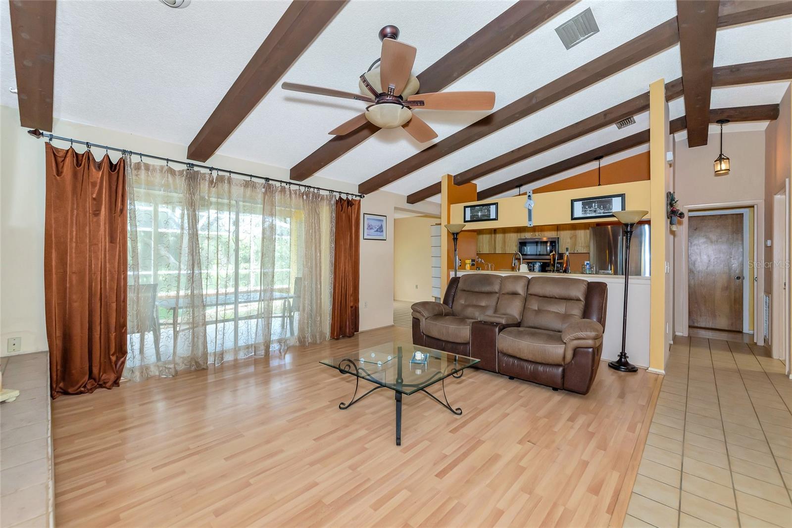 A4662198 Property Photo