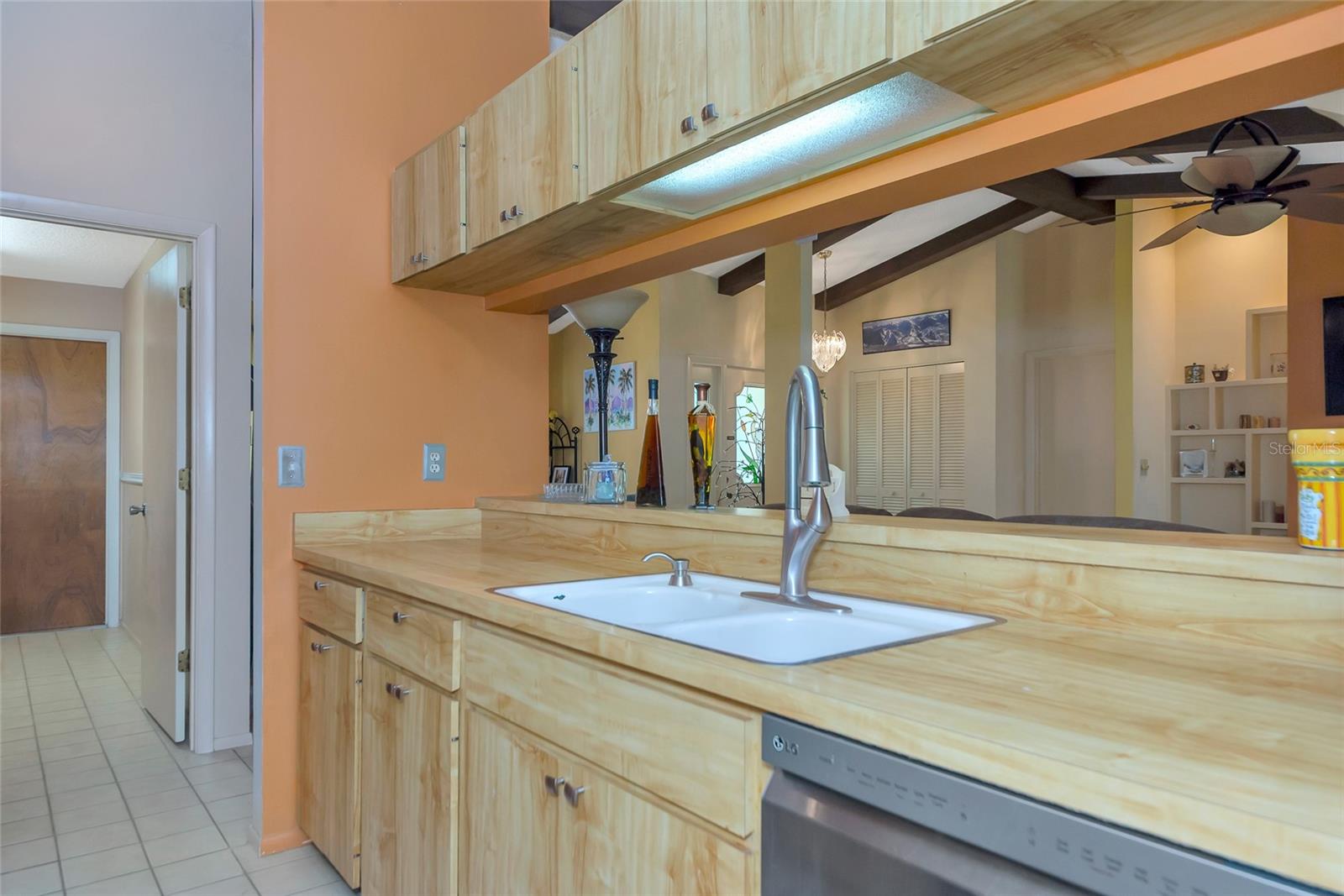 A4662198 Property Photo